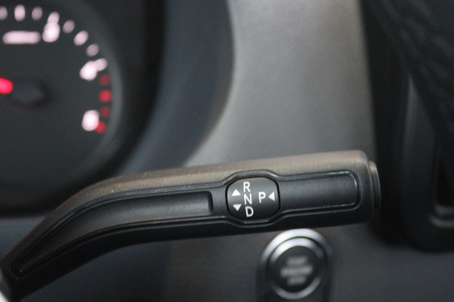 Mercedes-Benz-Sprinter-image-7