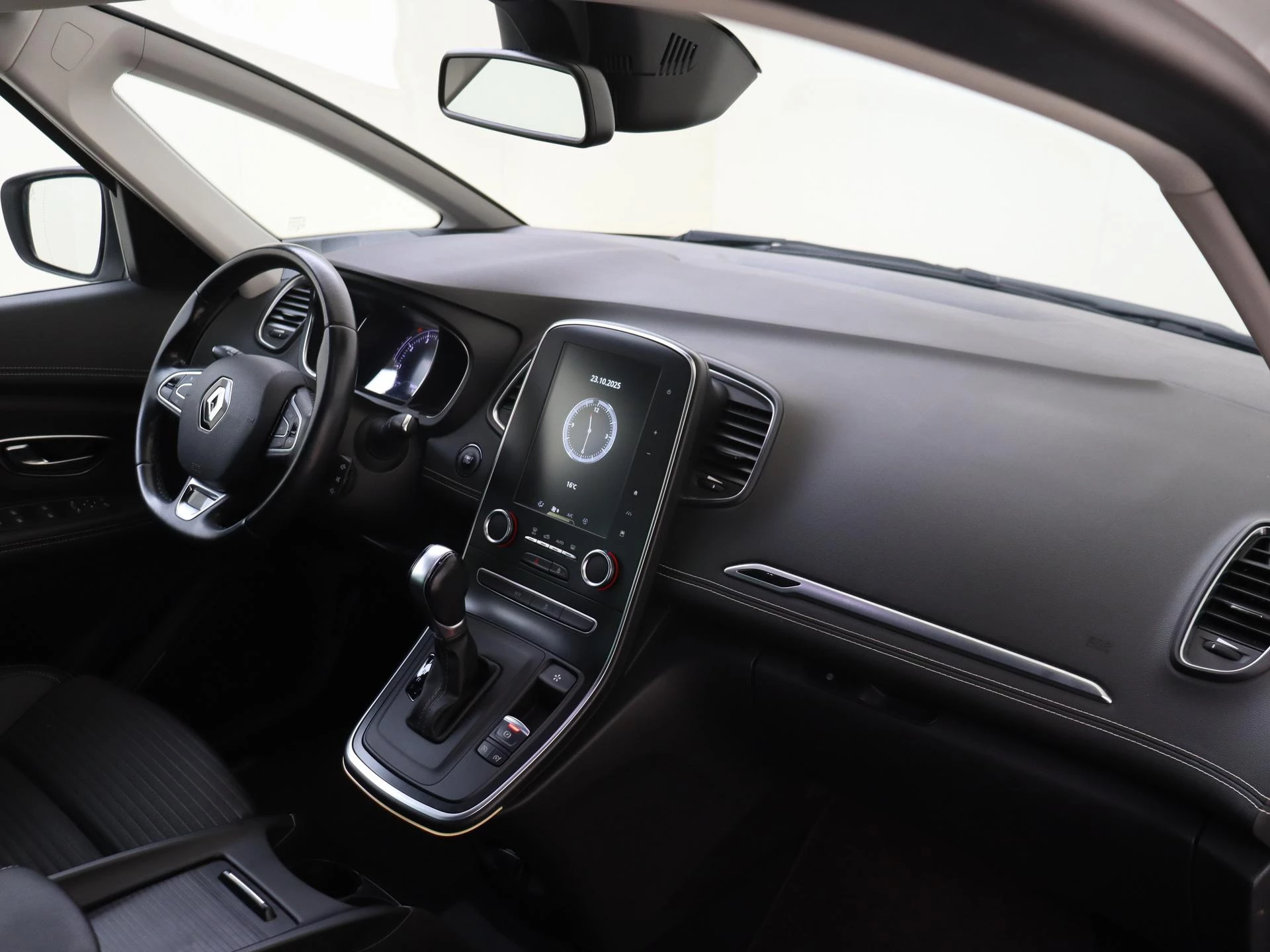 Renault-Scénic-image-11