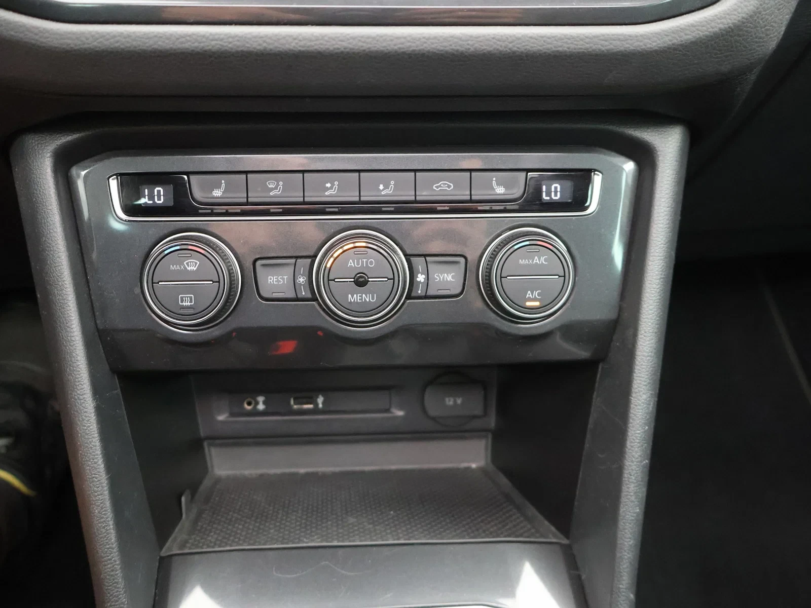 Volkswagen Tiguan Tiguan Comfortline 1.4TSI 150PK *TREKHAAK*LEDER*PANODAK*ACC*CAMERA*PDC*...*