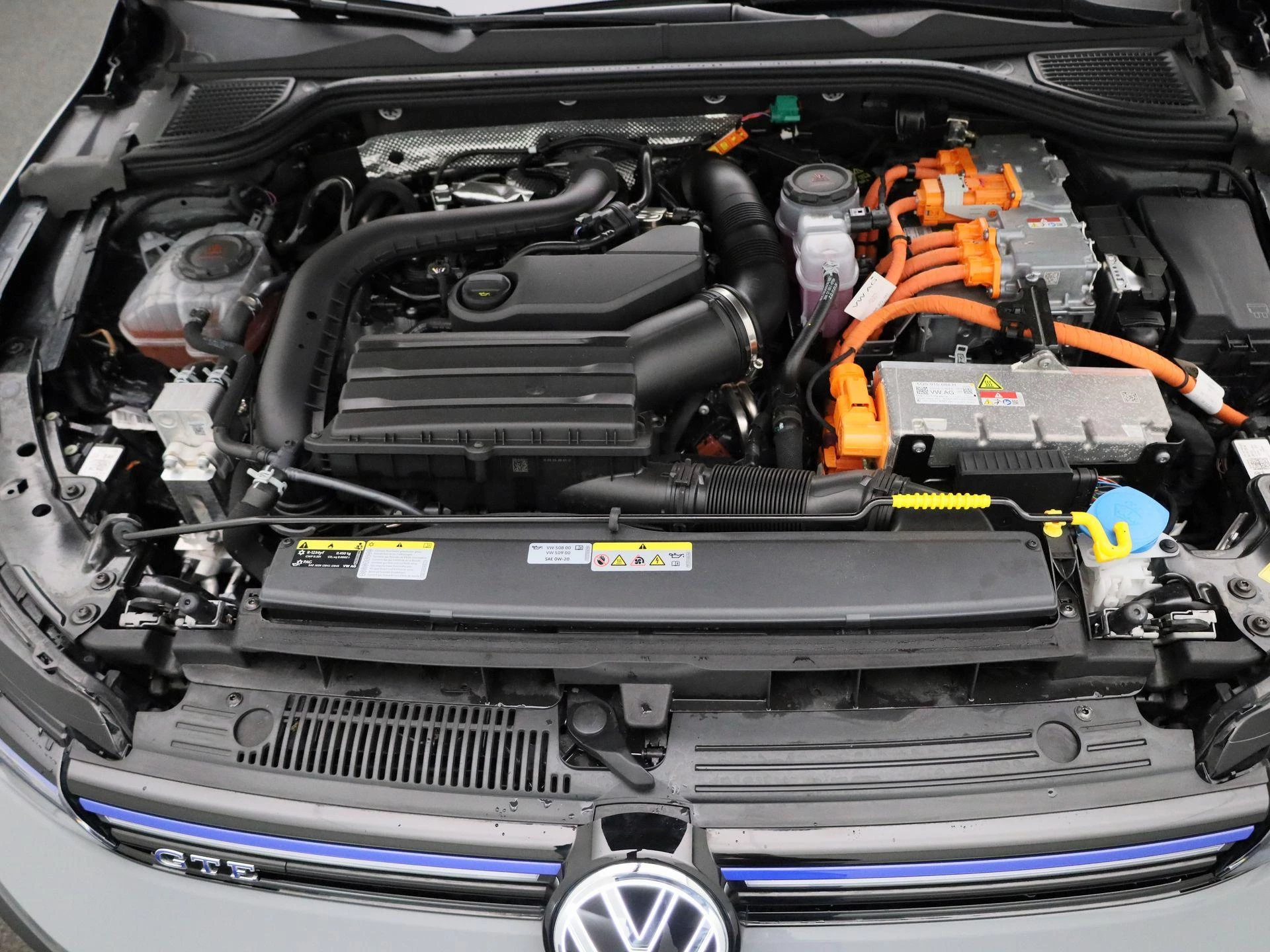 Volkswagen-Golf-image-32