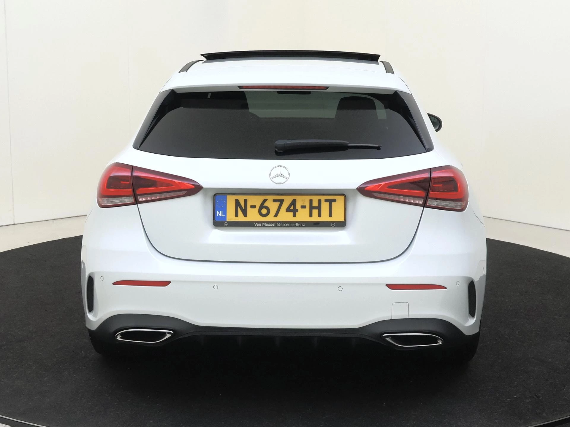 Mercedes-Benz-A-Klasse-image-6