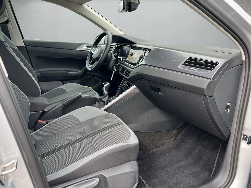 Volkswagen-Polo-image-12