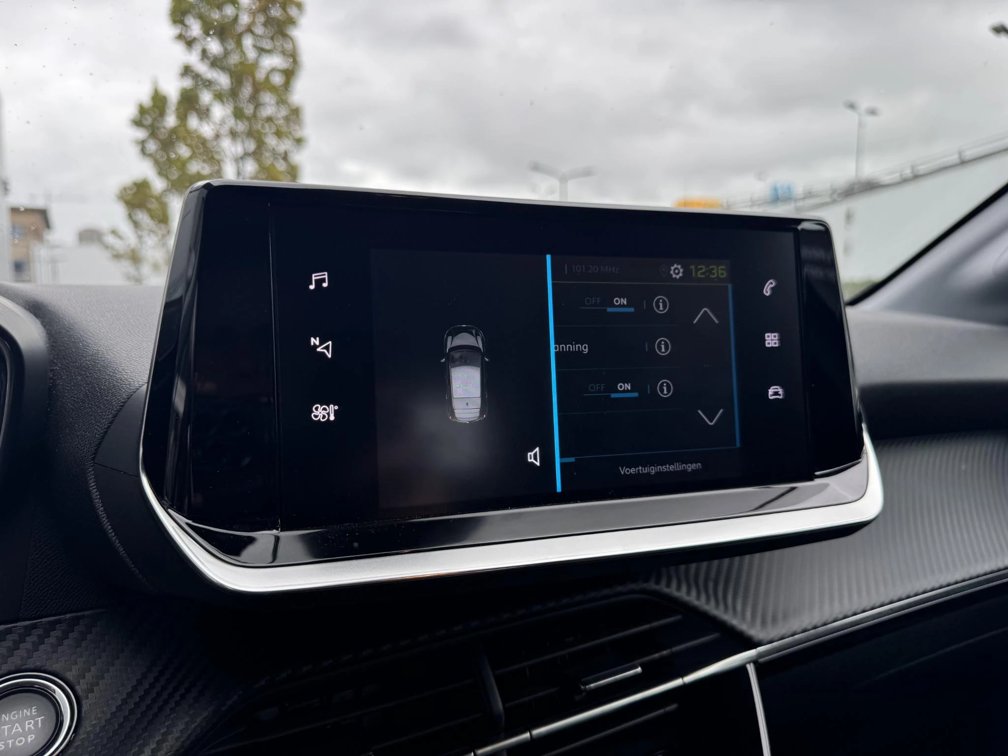 Peugeot-e-208-image-28