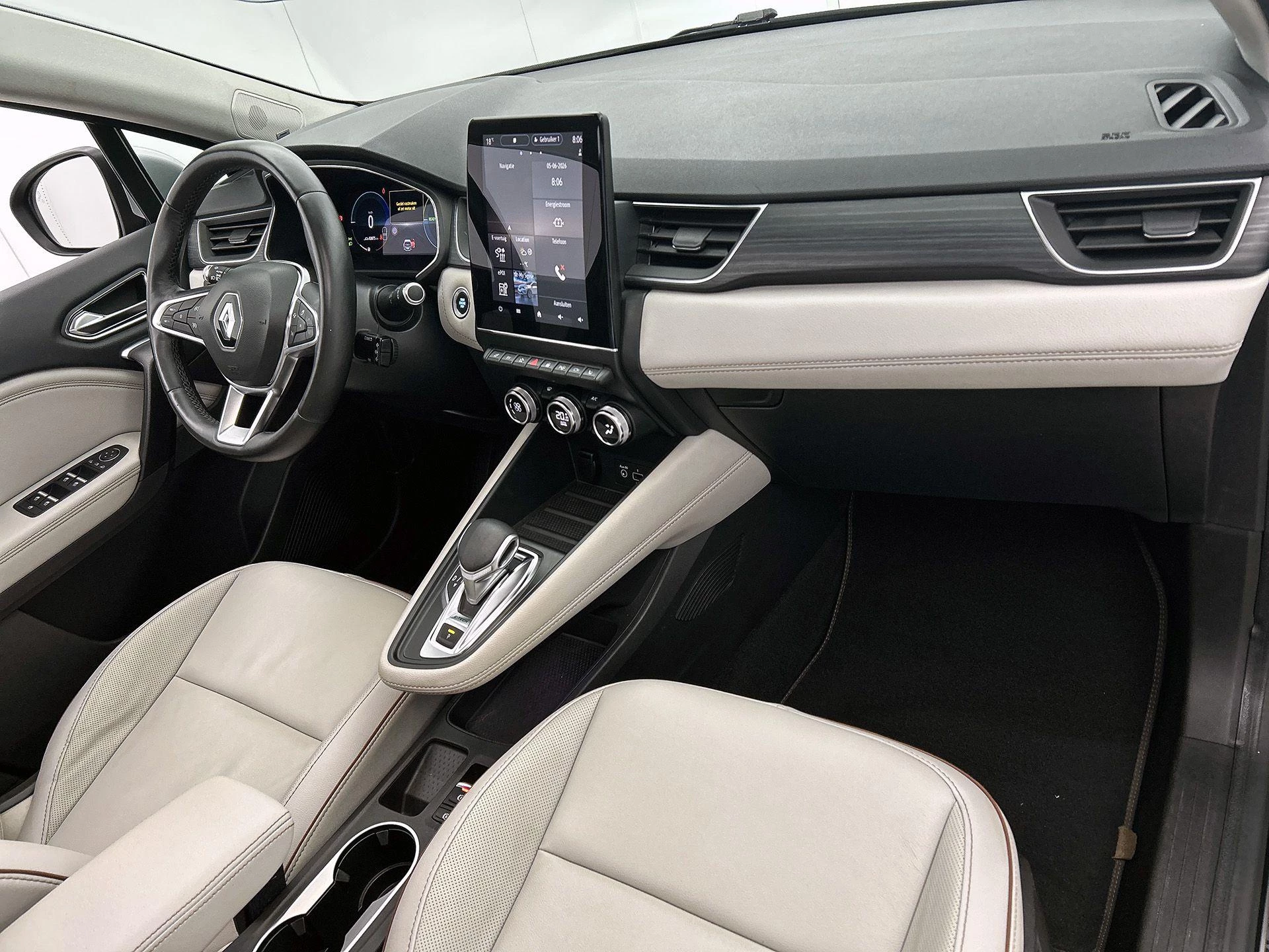 Renault Captur 1.6 E-Tech Plug-in Hybrid 160 Initiale Paris