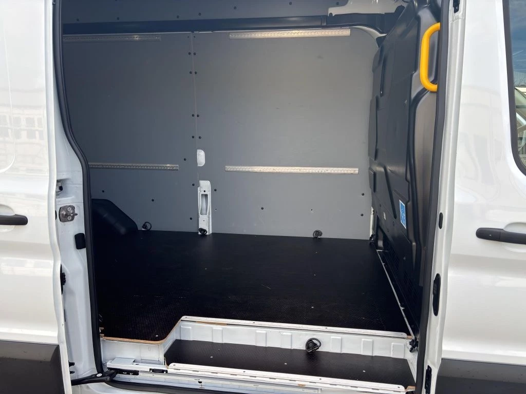 Ford-Transit-image-11