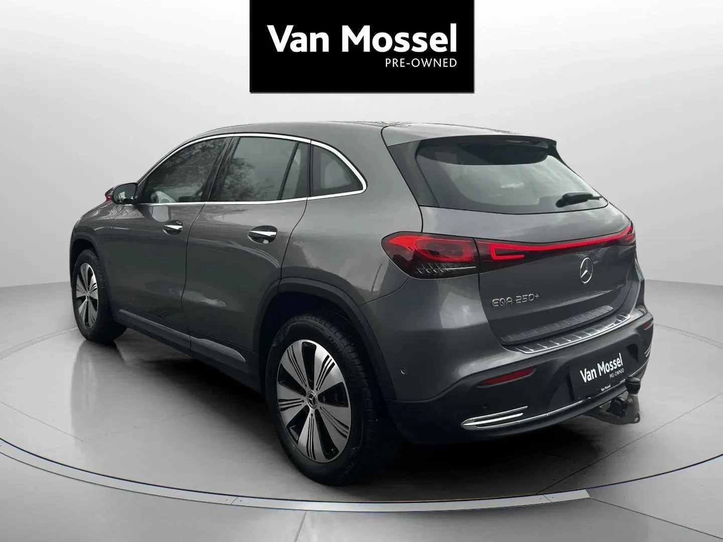 Mercedes-Benz-EQA-image-6