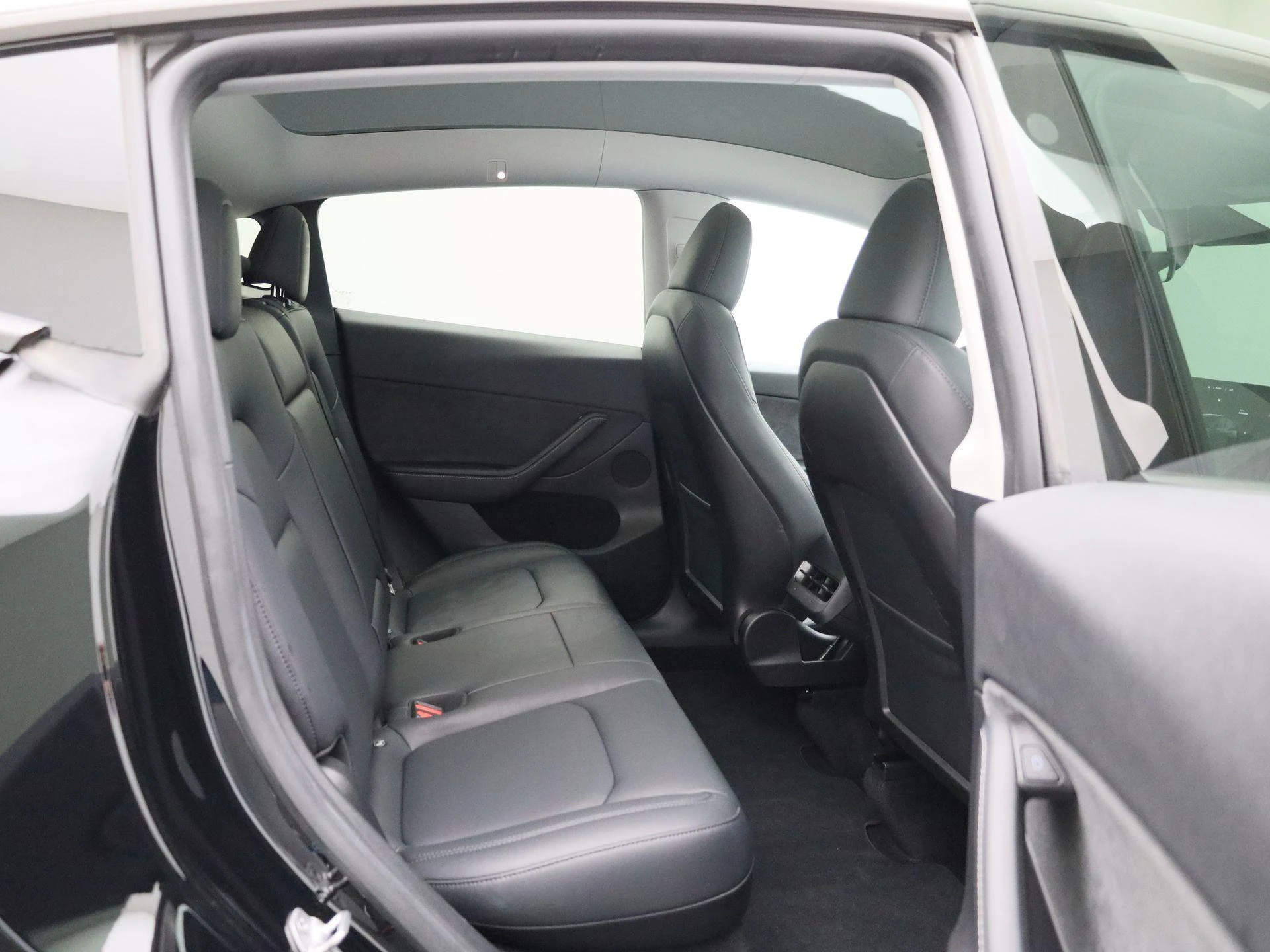 Tesla-Model Y-image-32
