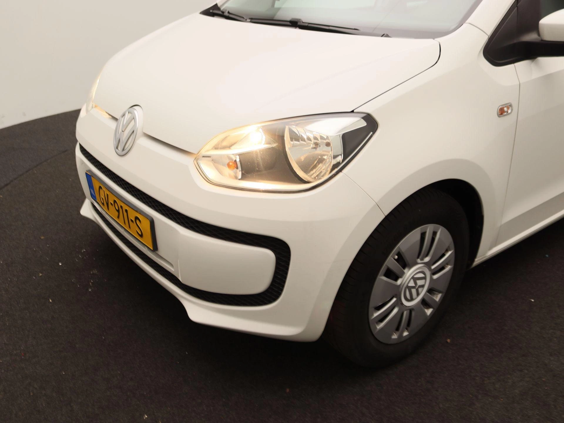 Volkswagen-up!-image-14