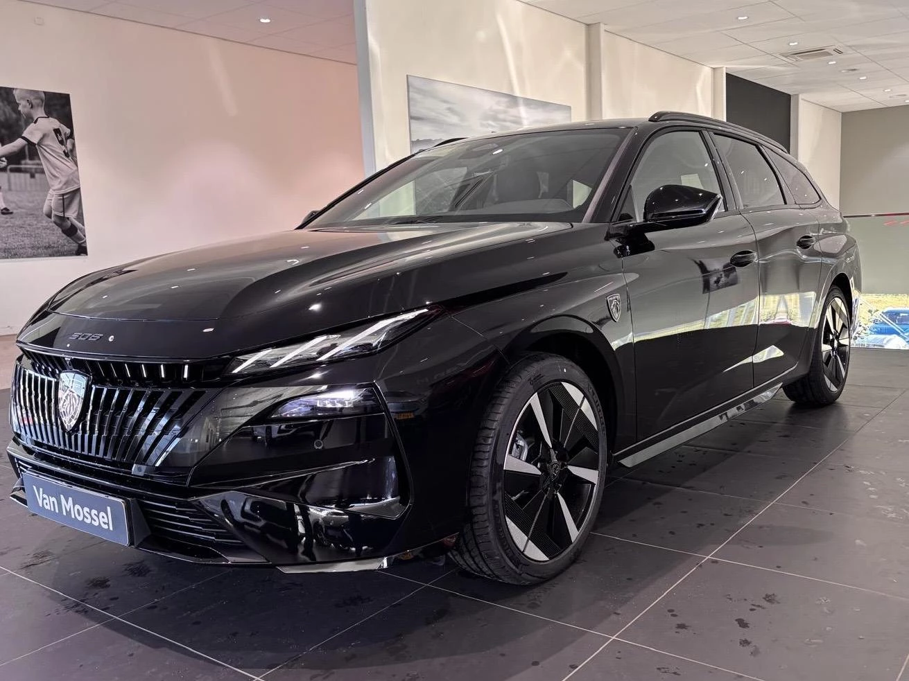 Peugeot-e-308-image-8