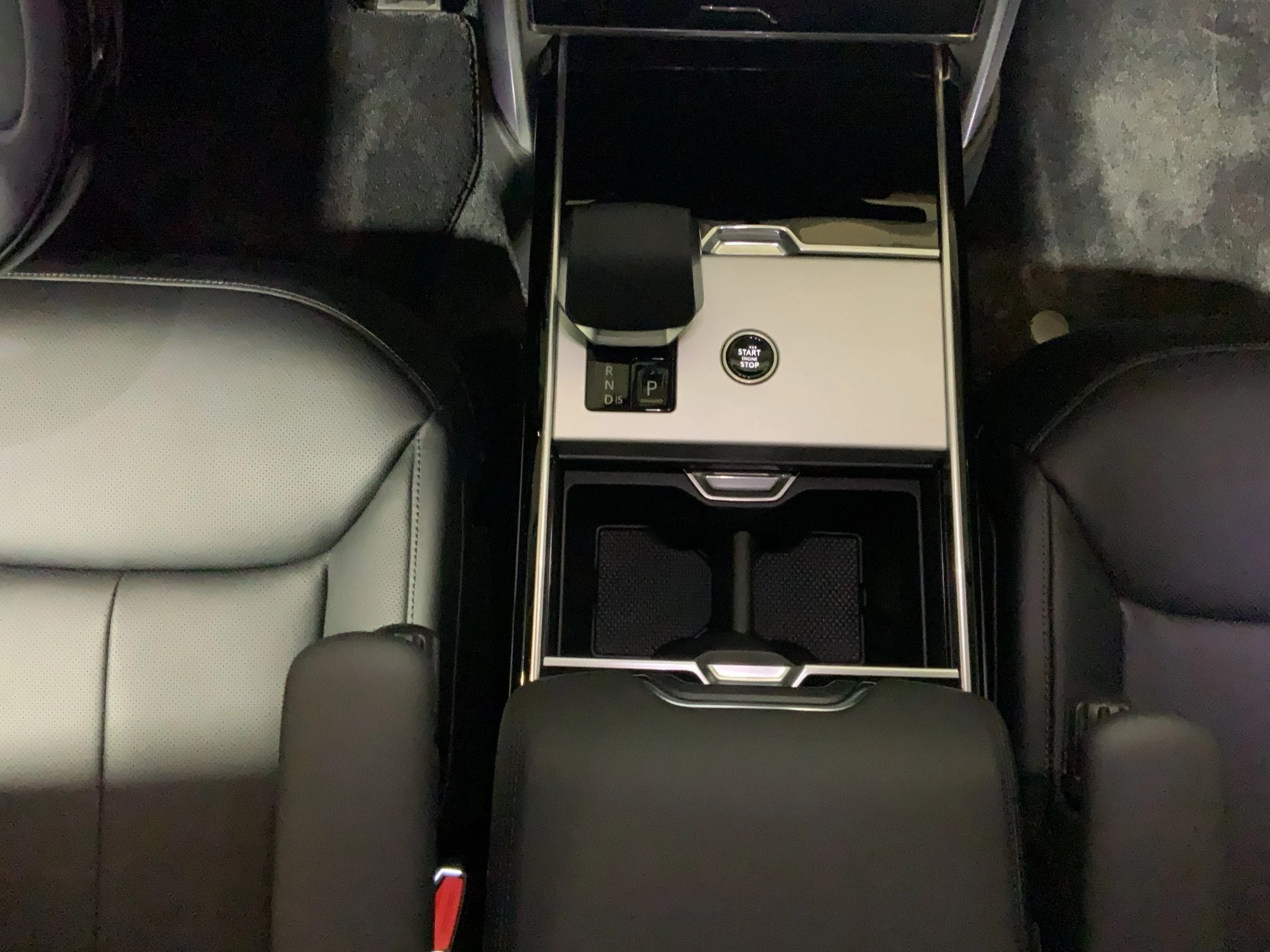 Land Rover-Range Rover-image-13