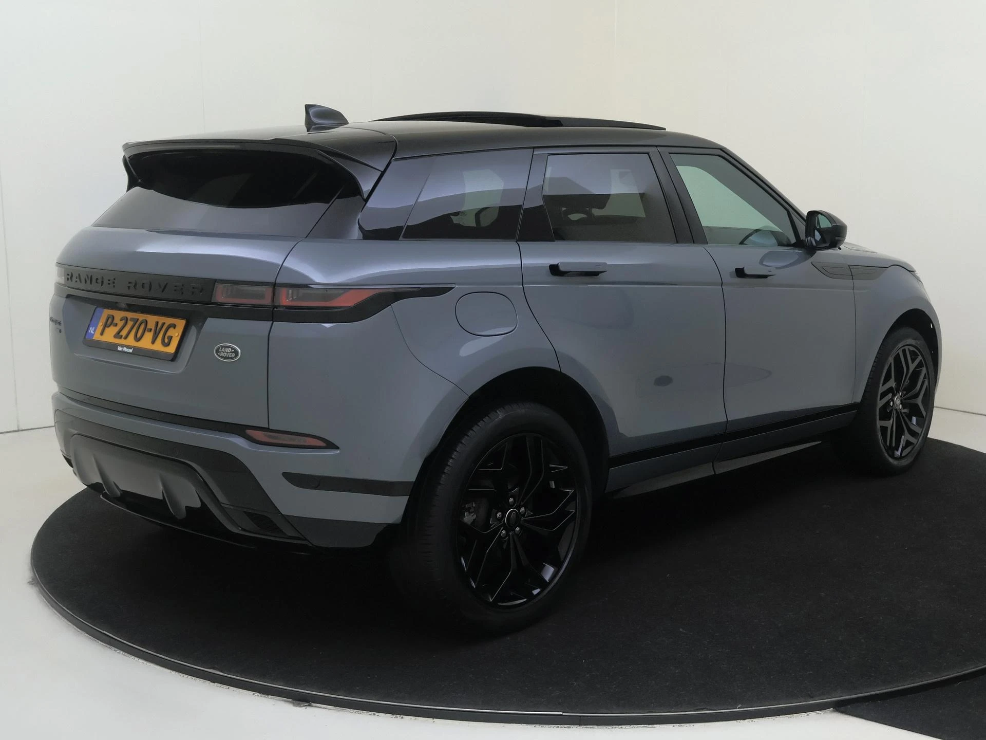 Land Rover-Range Rover Evoque-image-3