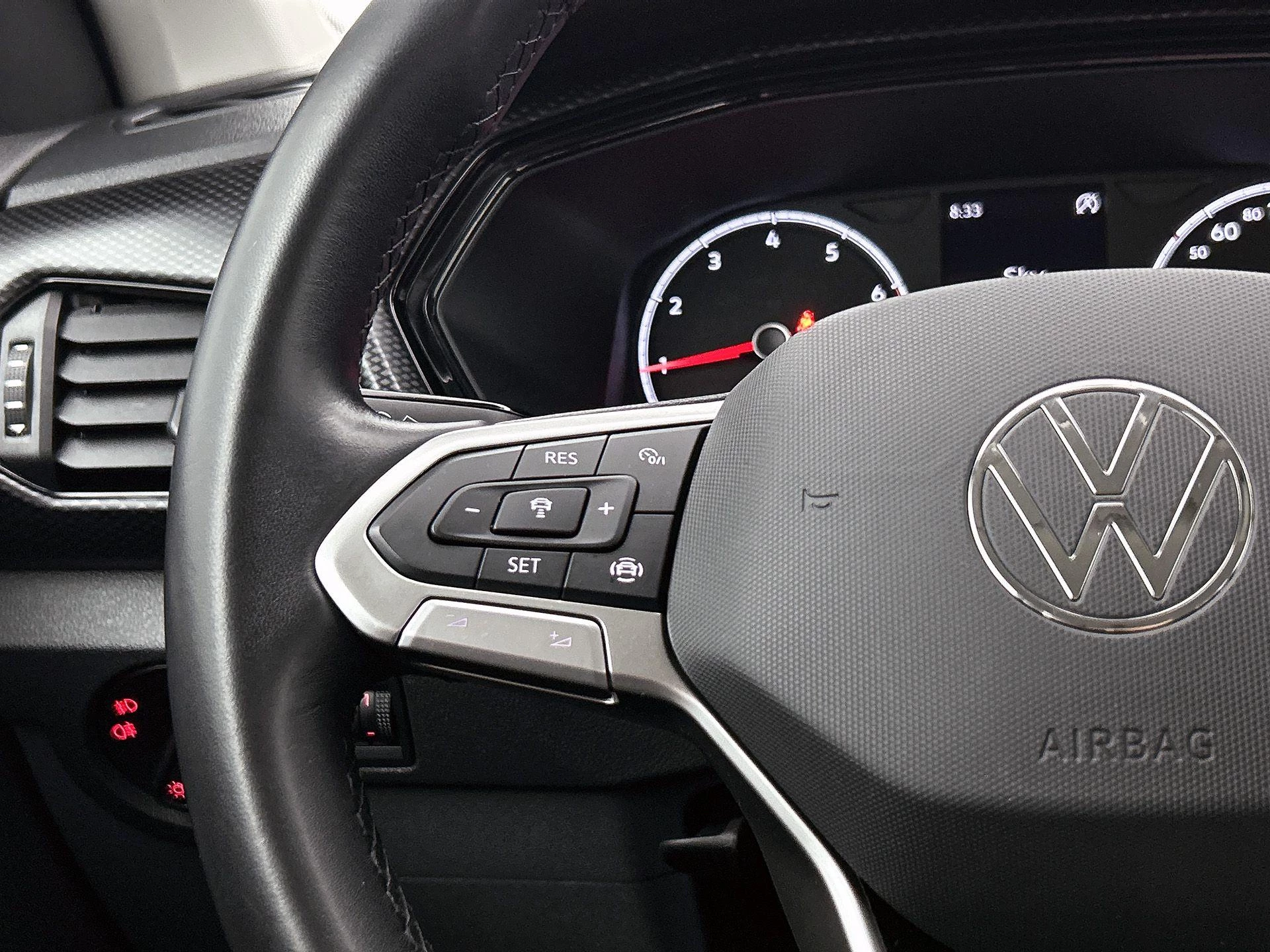 Volkswagen-T-Cross-image-5