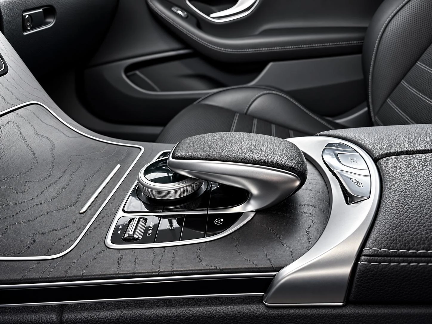 Mercedes-Benz-C-Klasse-image-17