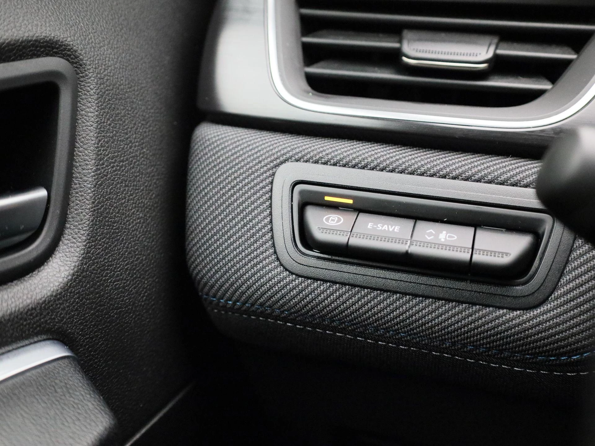 Renault-Captur-image-24