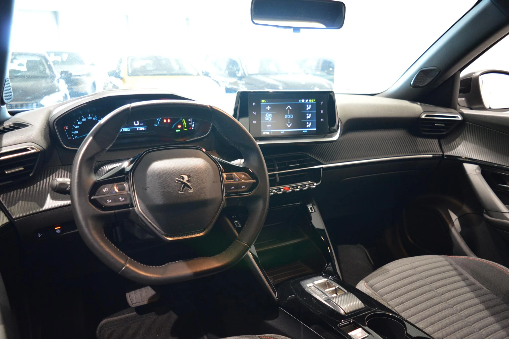Peugeot-e-2008-image-8