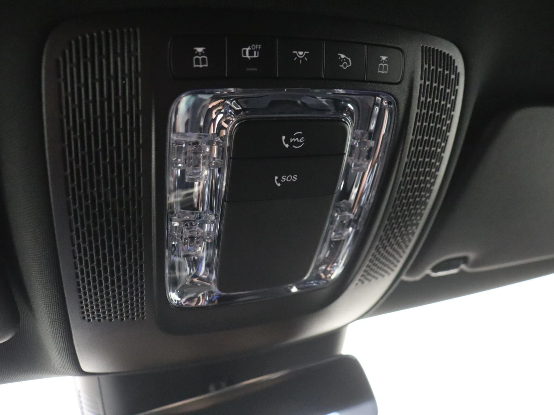 Mercedes-Benz-CLA-image-22