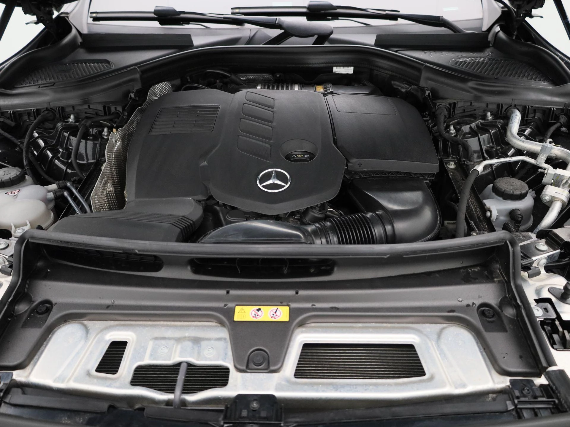 Mercedes-Benz-GLC-image-36