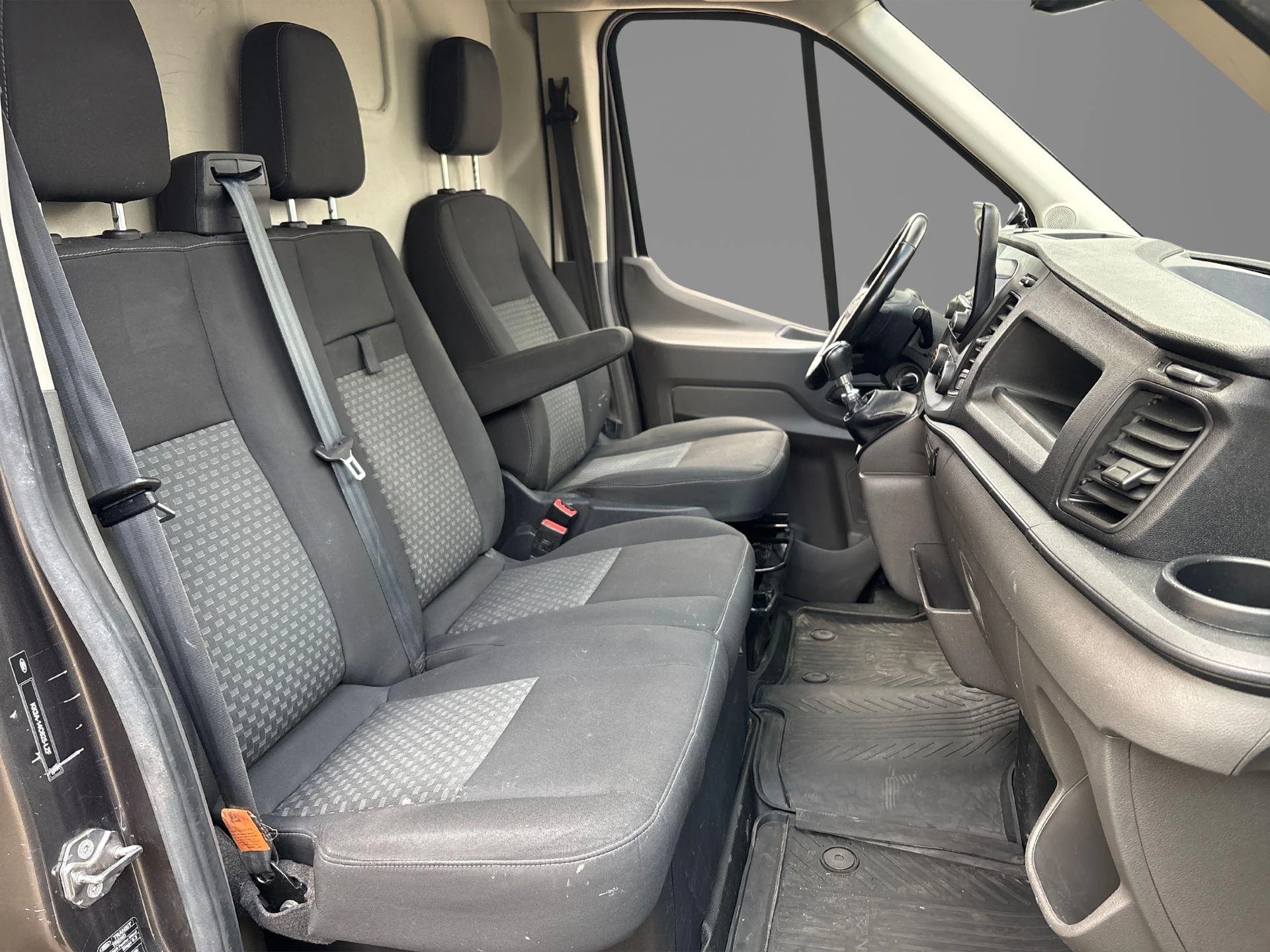 Ford-Transit-image-31