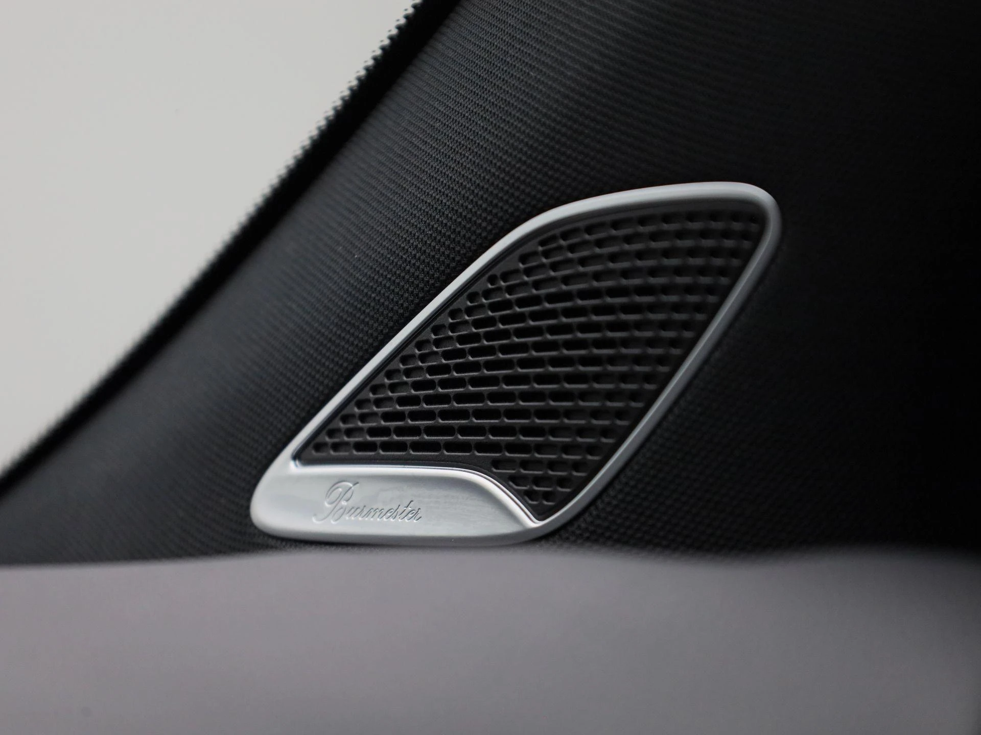 Mercedes-Benz-GLA-image-29