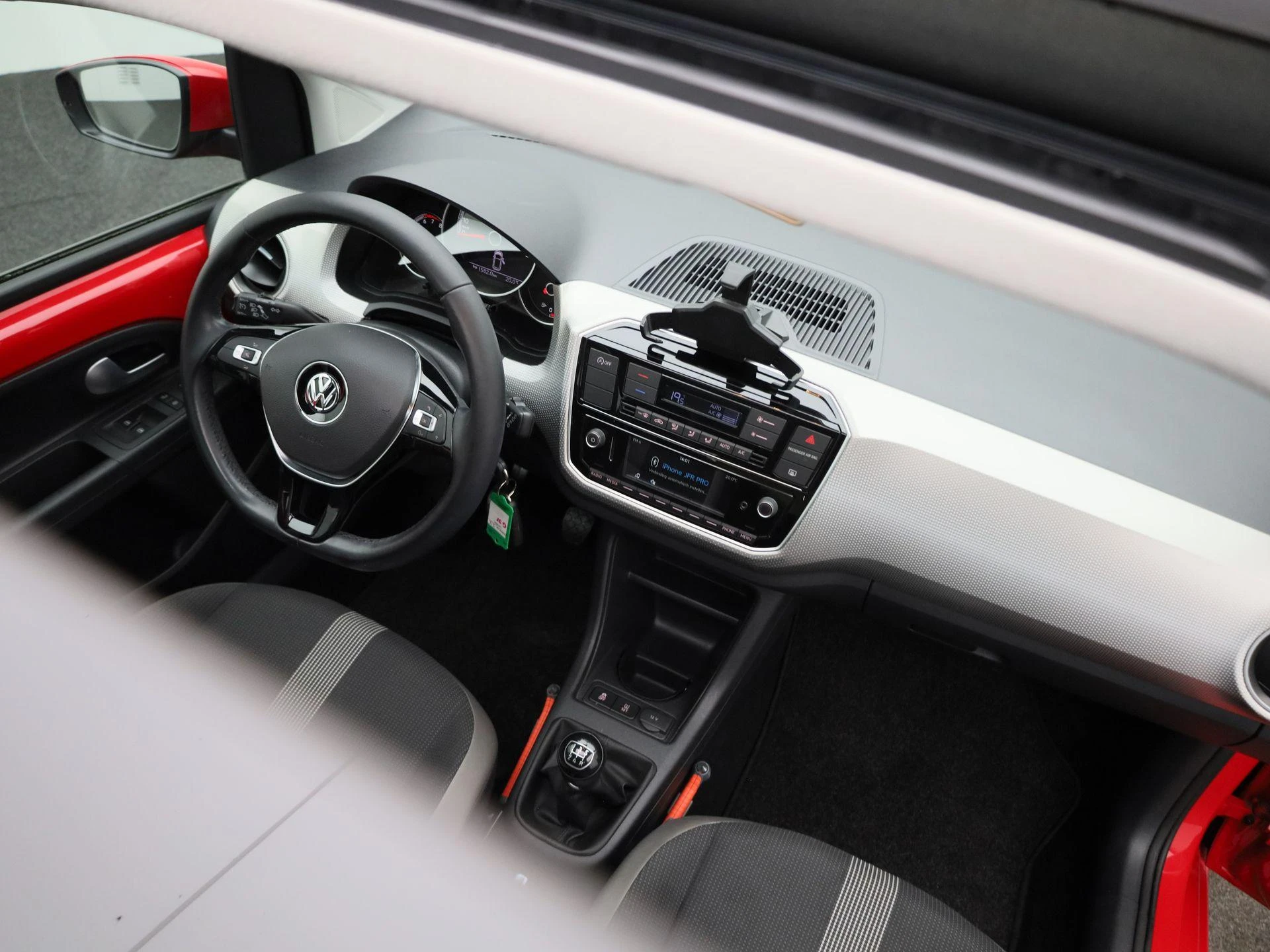 Volkswagen-up!-image-30
