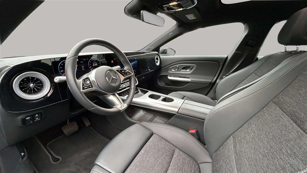 Mercedes-Benz-CLA-image-9