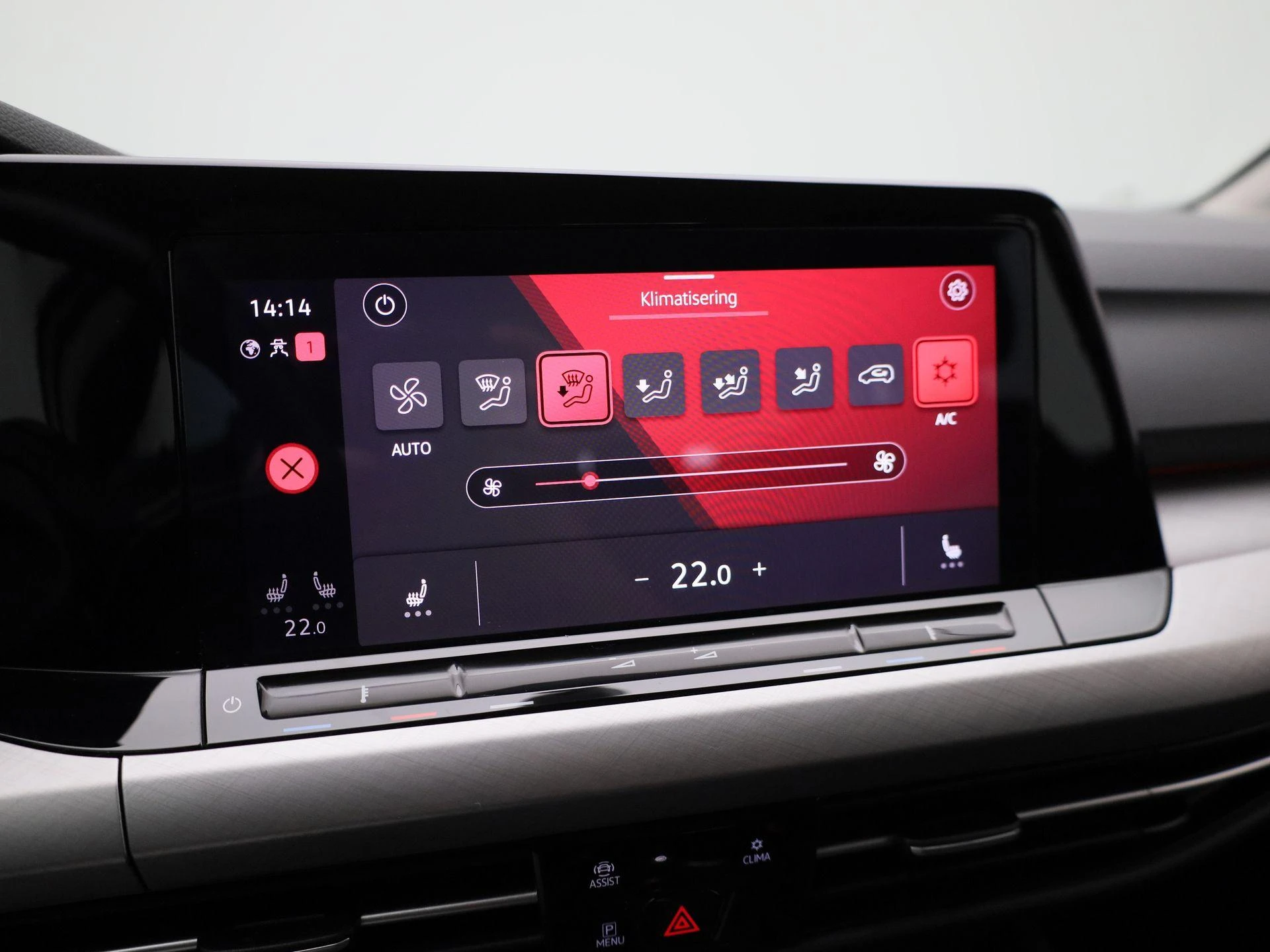 Volkswagen-Golf-image-24