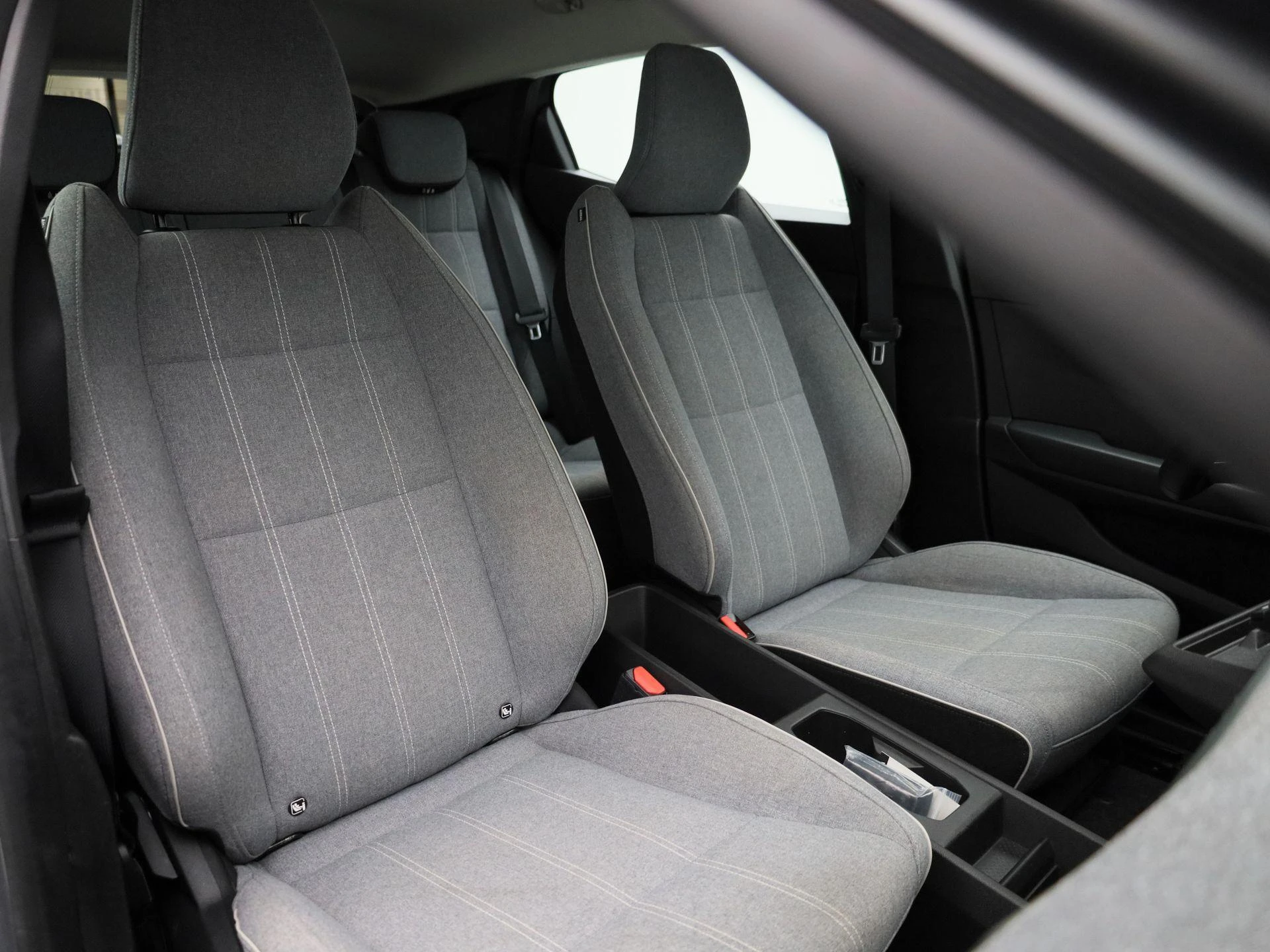 Renault-Megane E-Tech-image-36