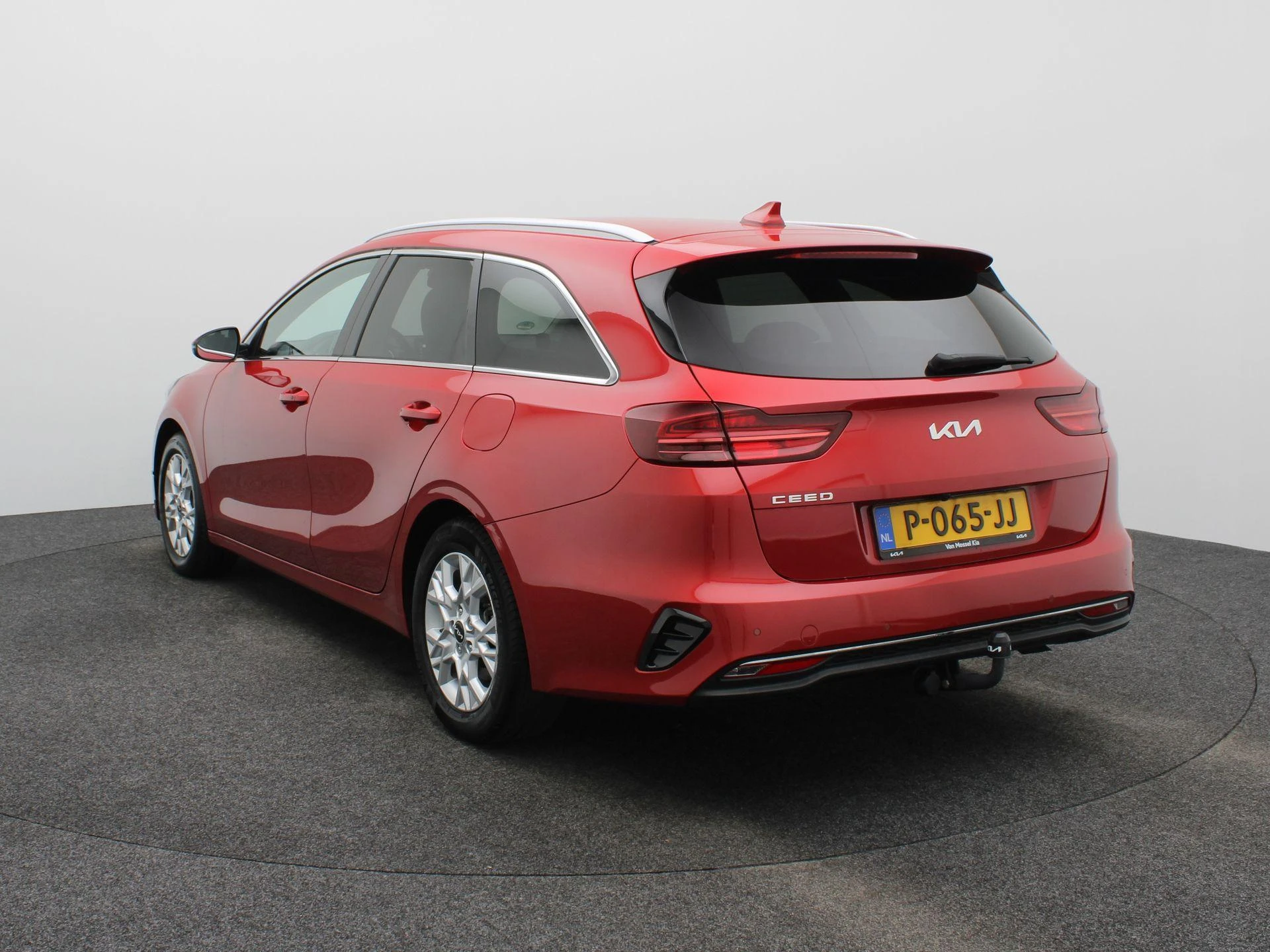 Kia-Ceed Sportswagon-image-1