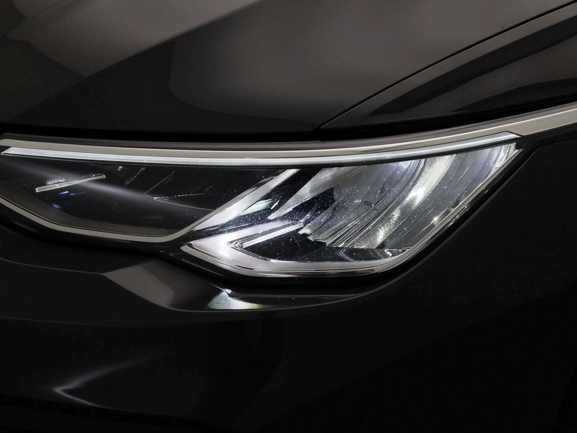 Volkswagen-Golf-image-14