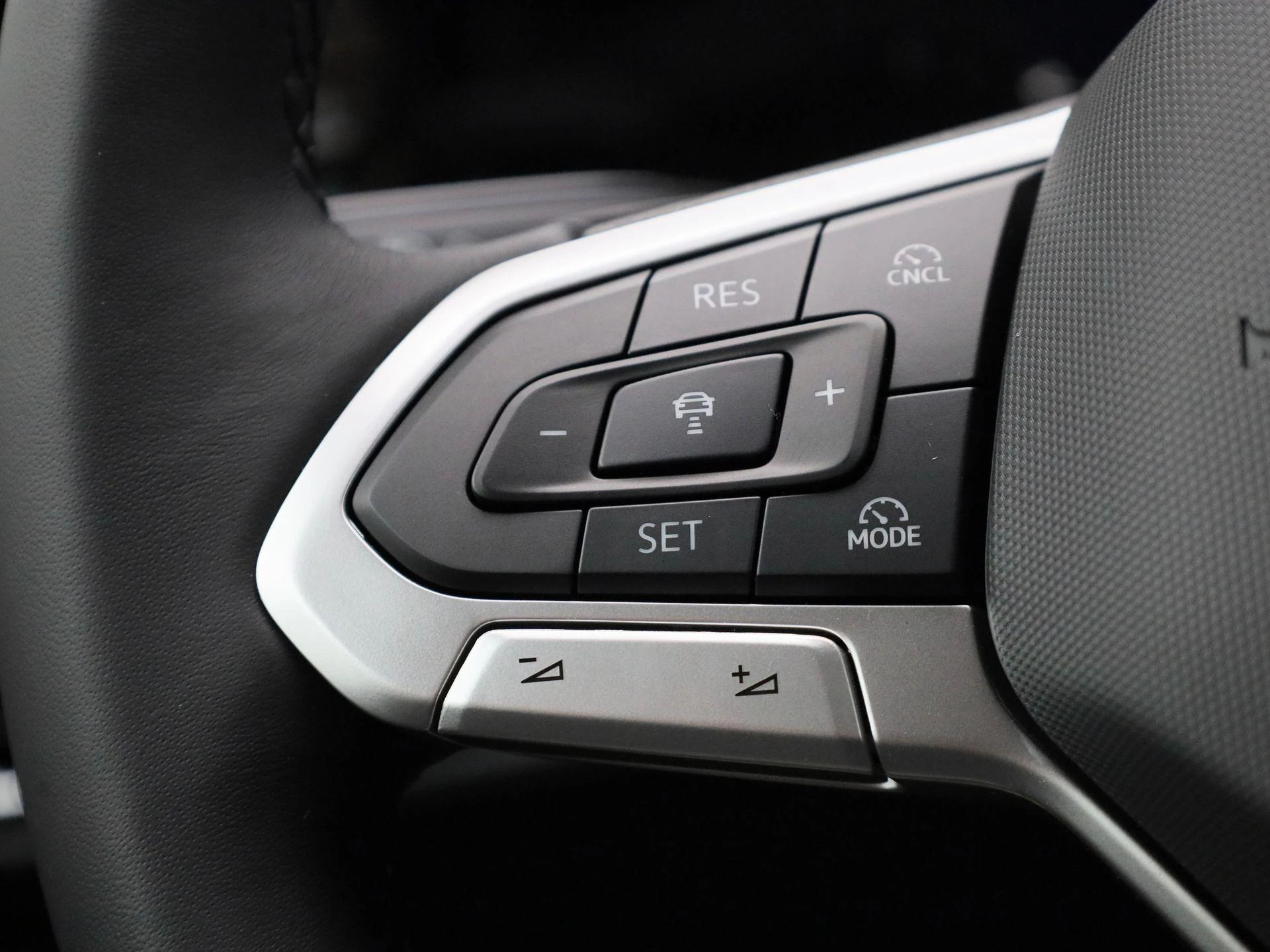 Volkswagen-Golf-image-18