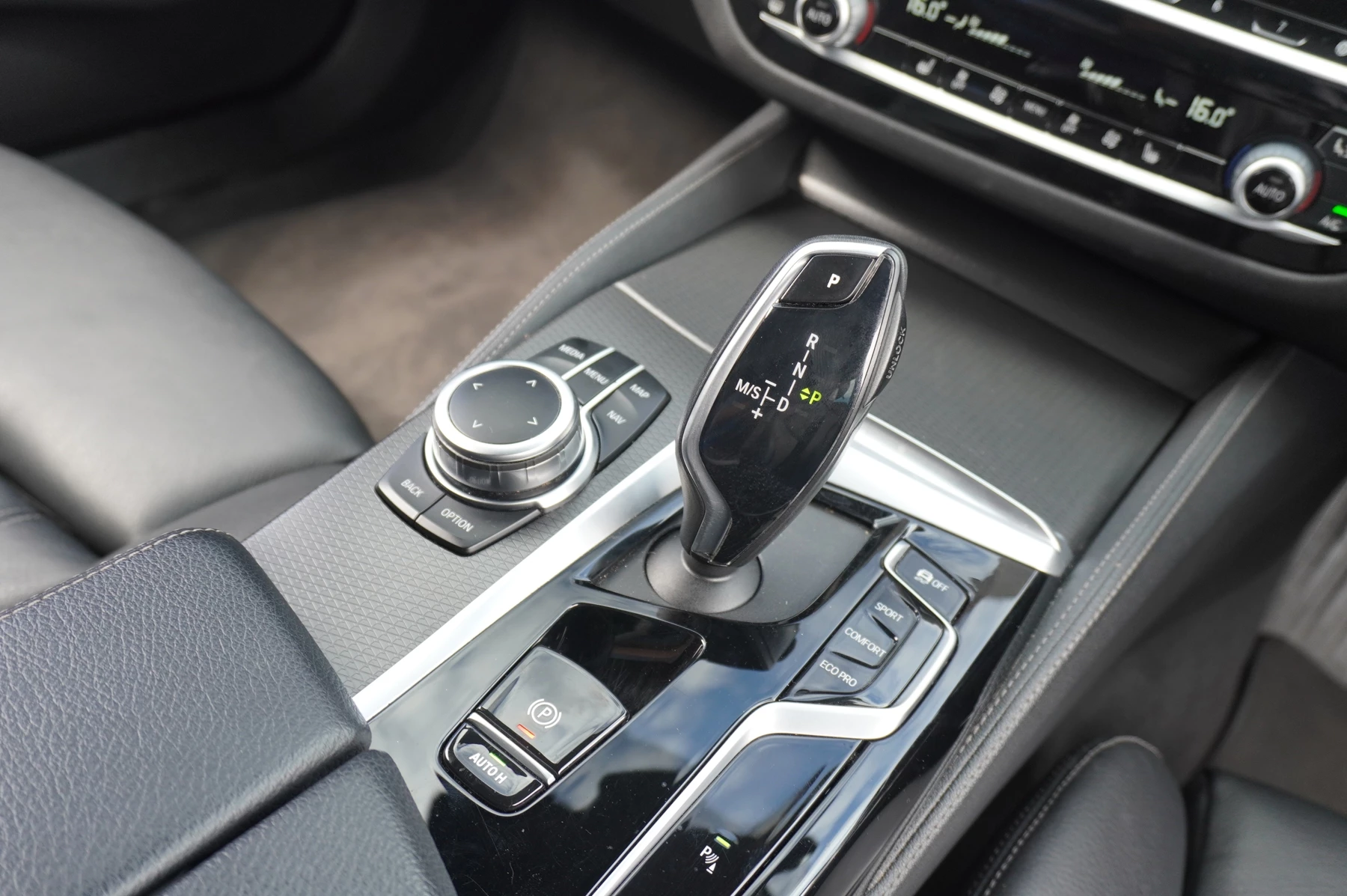 BMW-5 Series-image-29