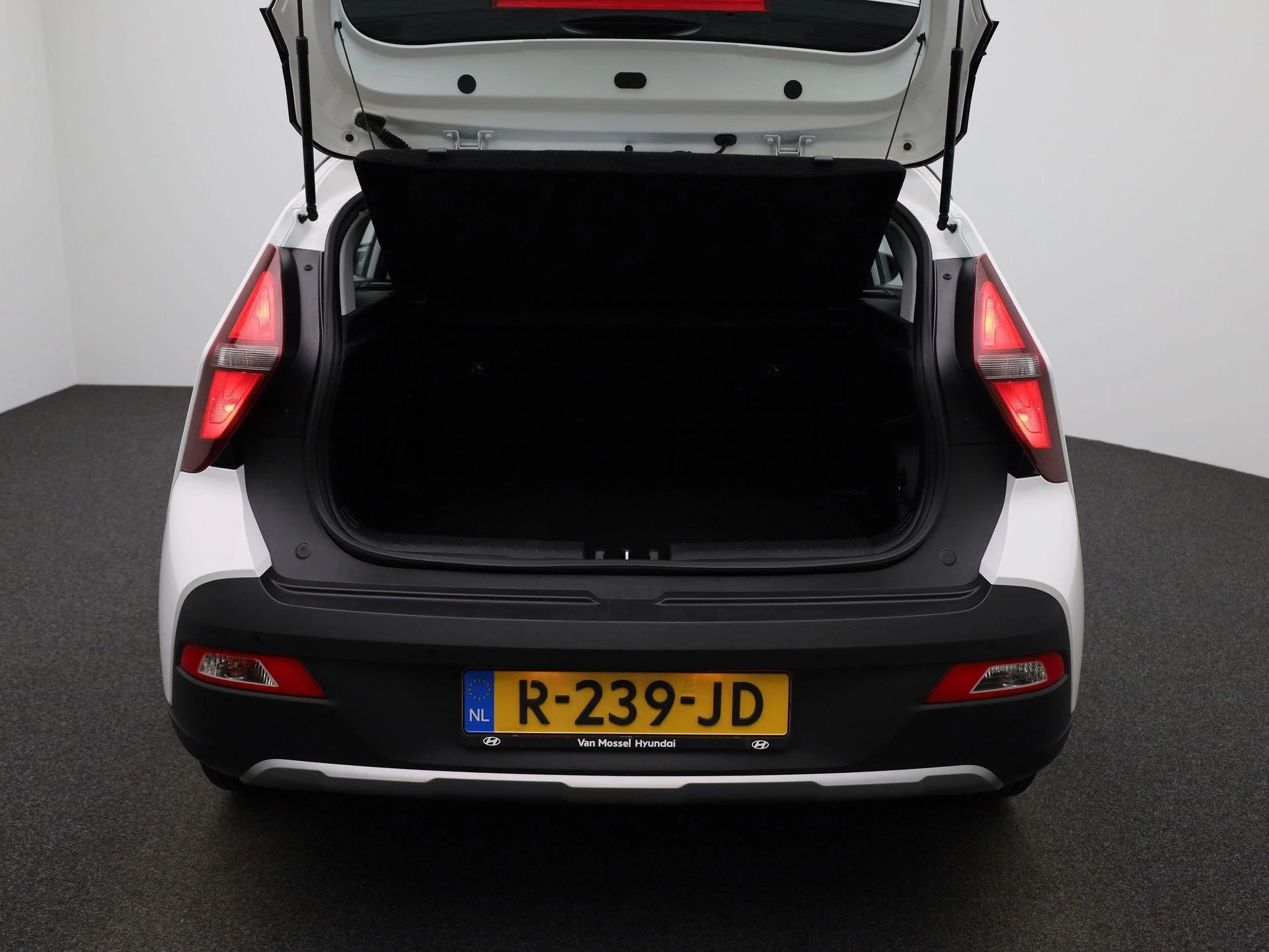 Hyundai-Bayon-image-12