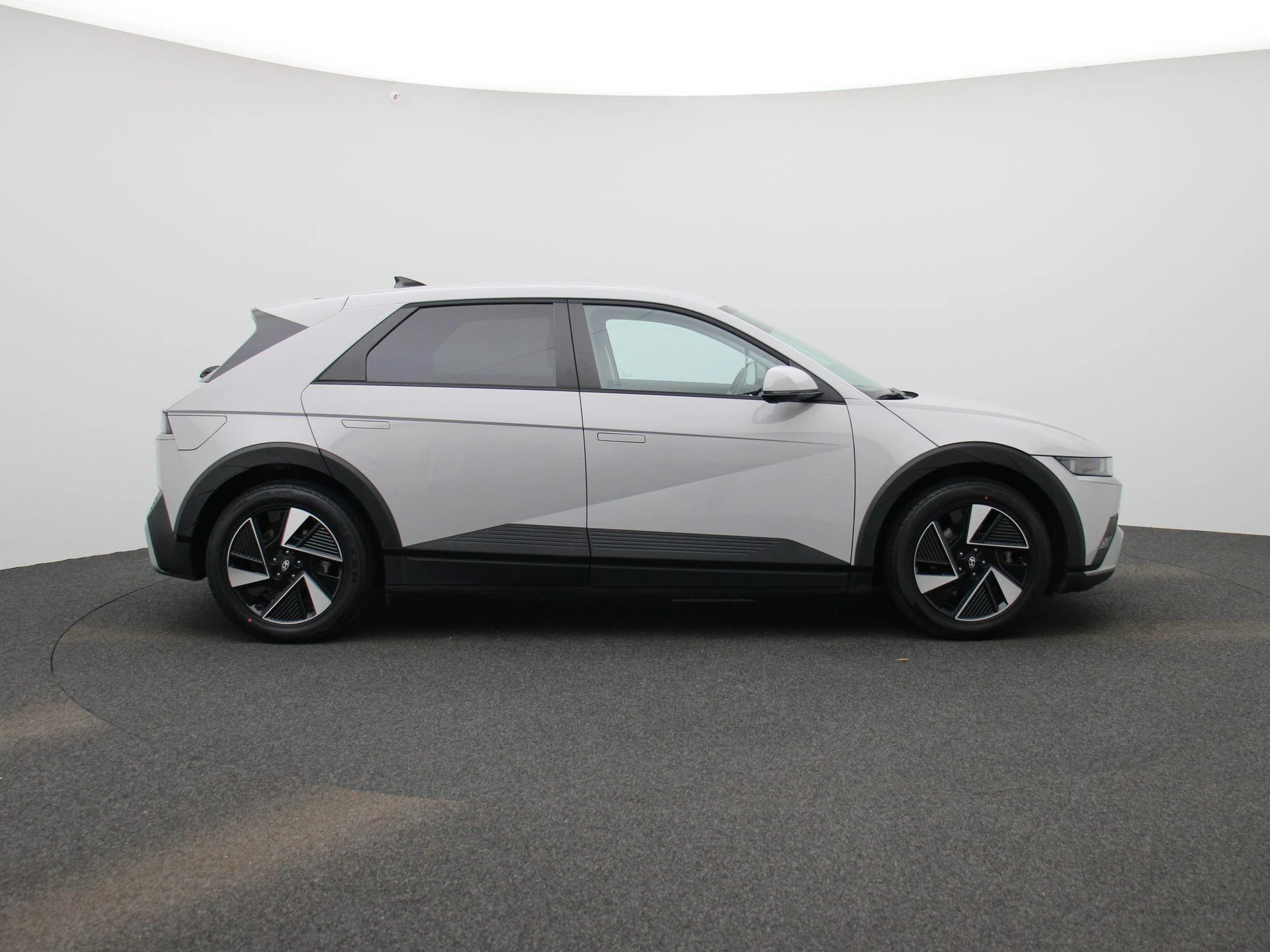 Hyundai-IONIQ 5-image-5