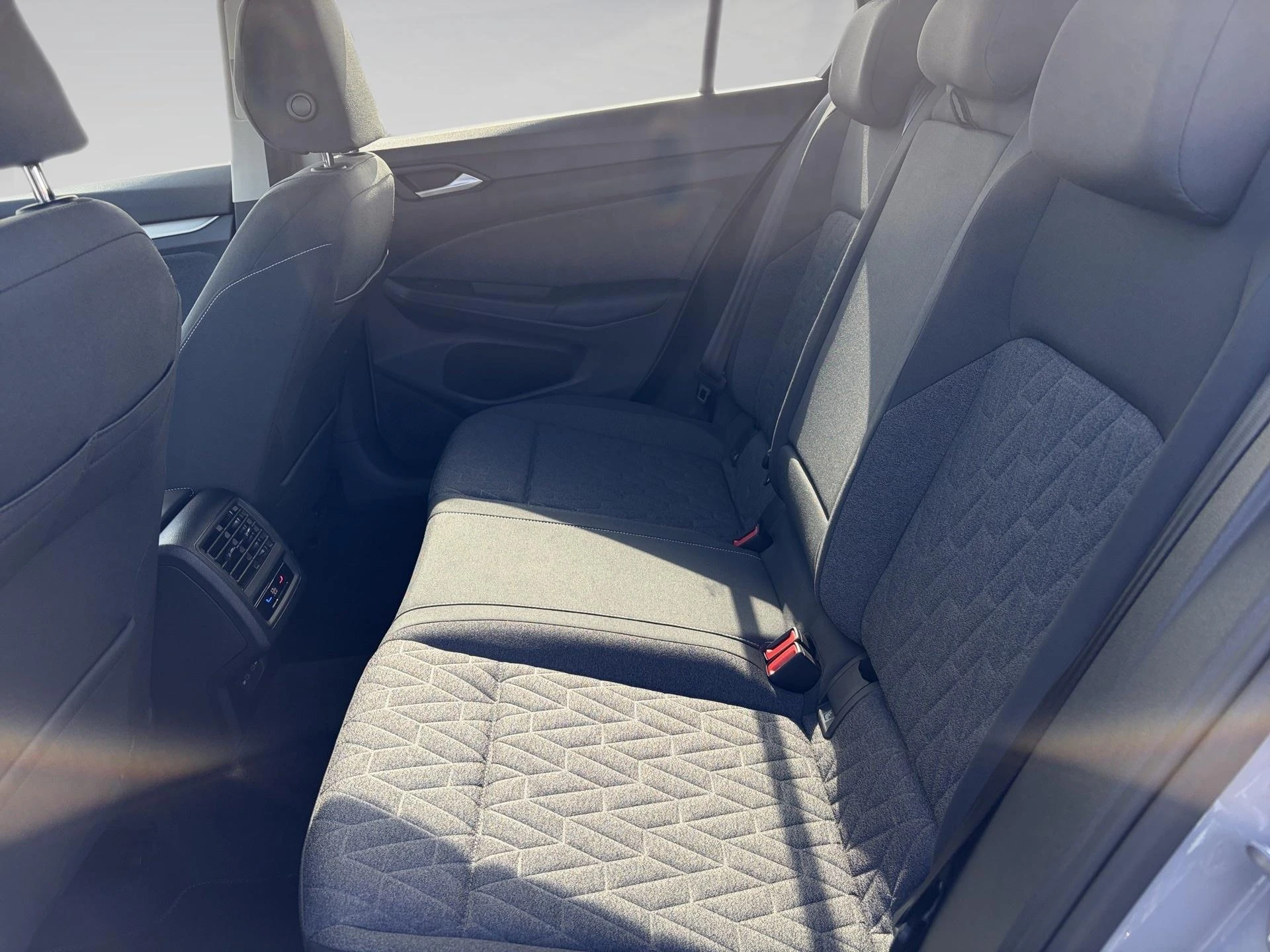 Volkswagen-Golf-image-11