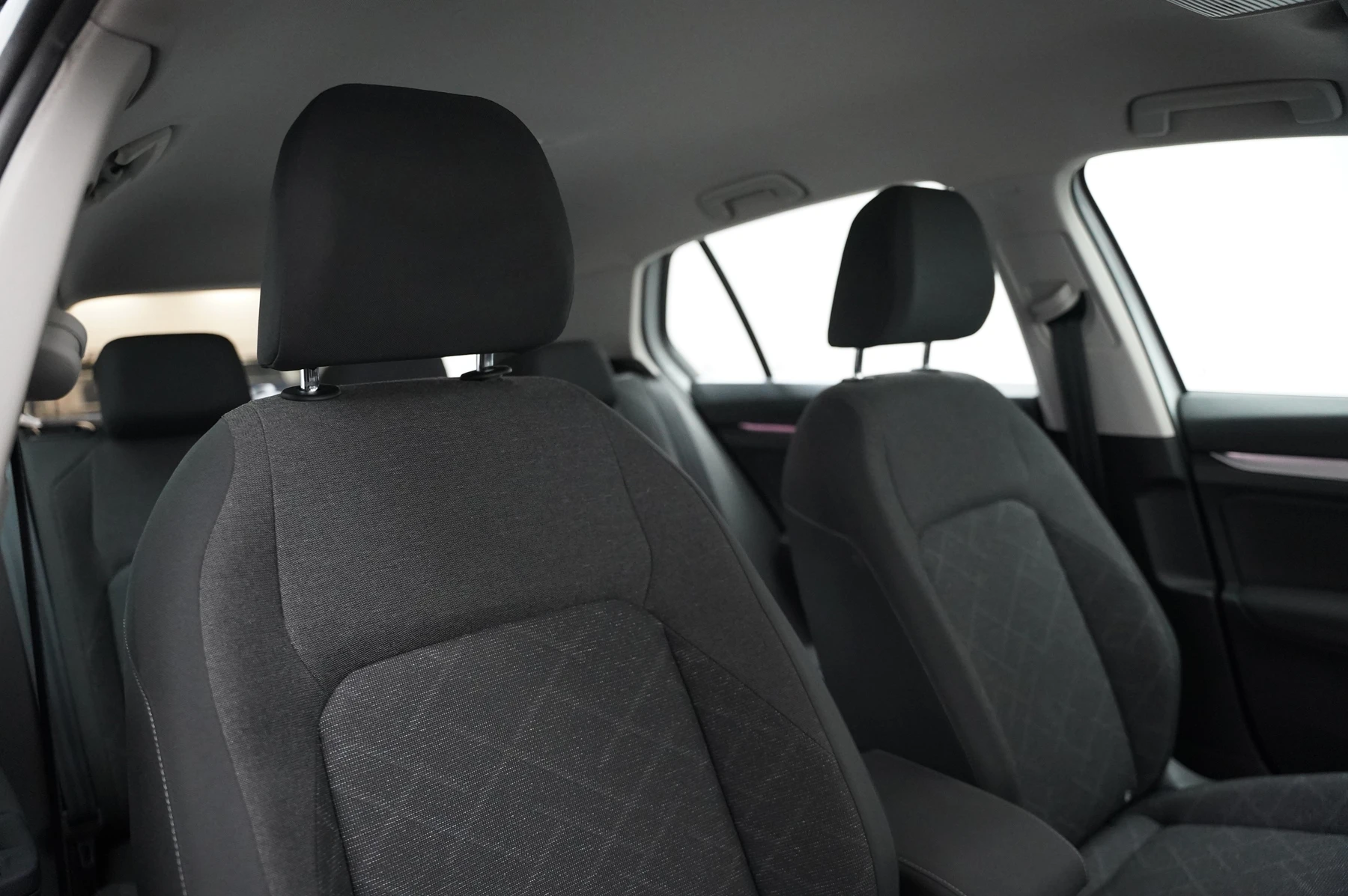 Volkswagen-Golf-image-9
