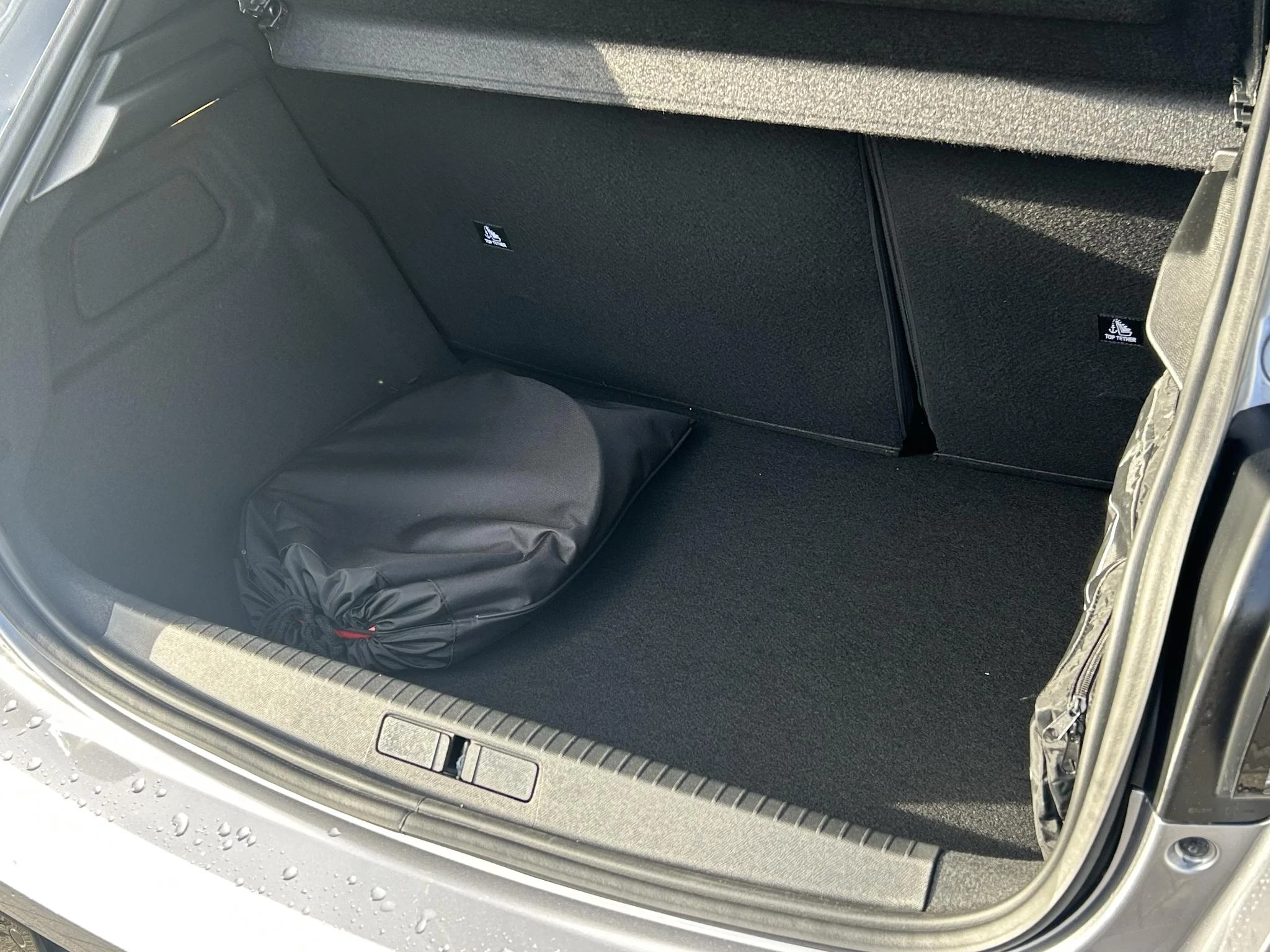 Peugeot-e-208-image-22