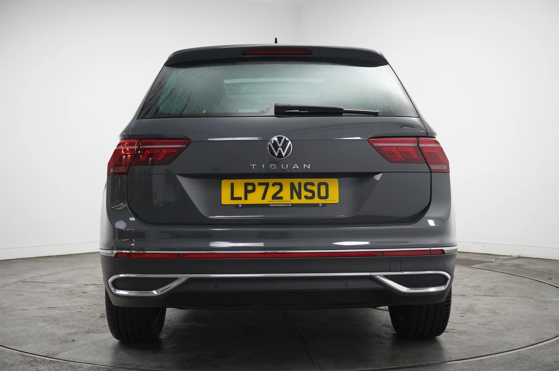 Volkswagen-Tiguan-image-17