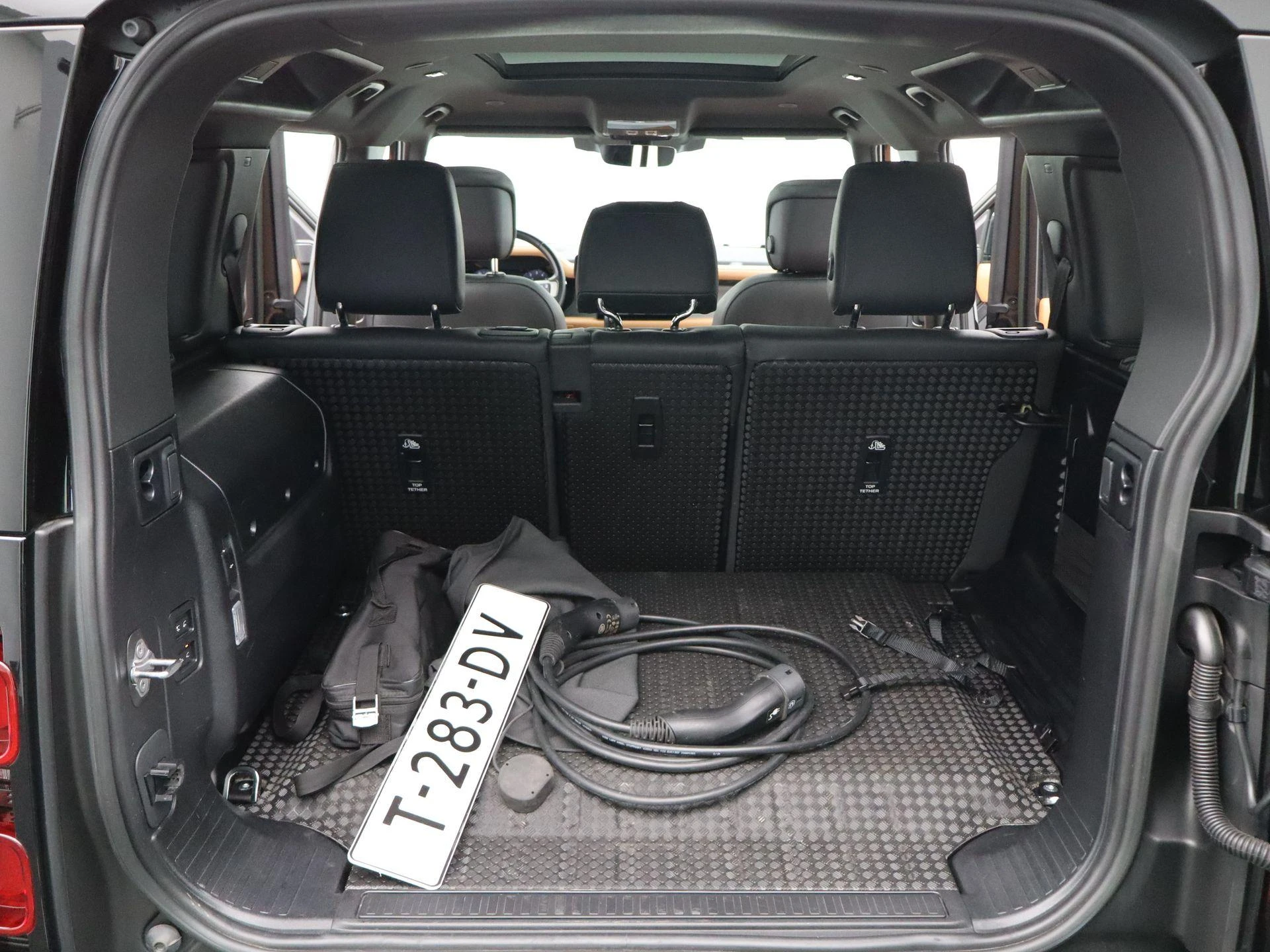 Land Rover-Defender-image-14