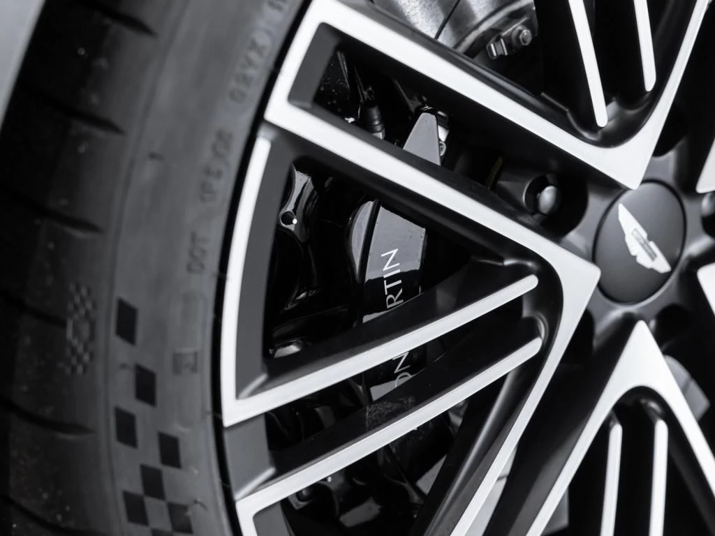 Aston Martin DB12 Coupe Bowers & Wilkins