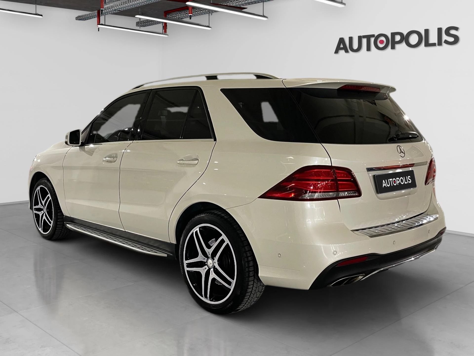 Mercedes-Benz-GLE-image-13