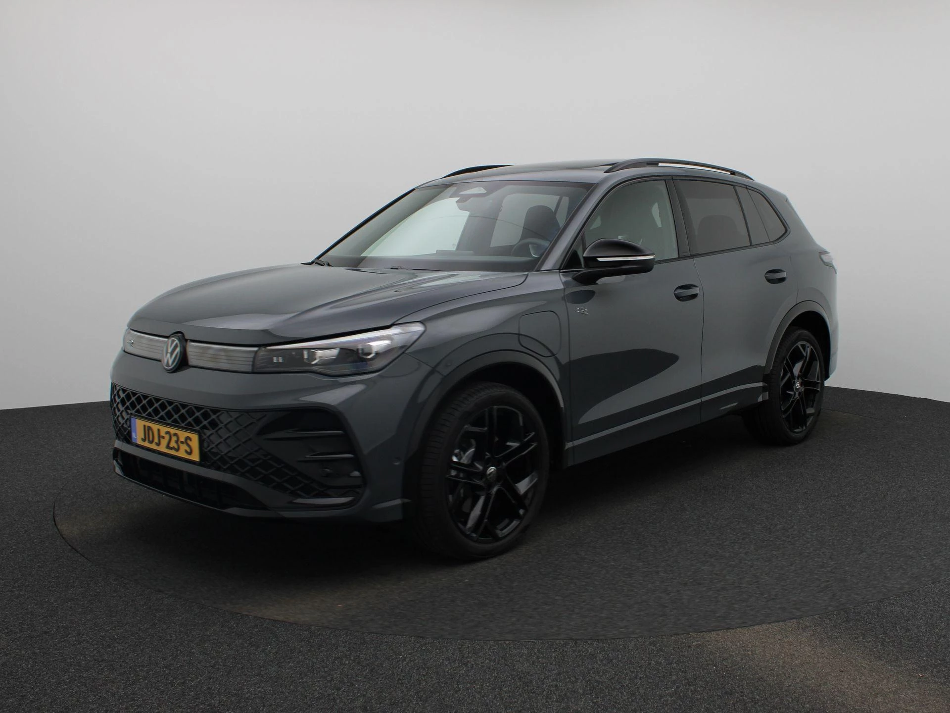 Volkswagen-Tiguan-image-0