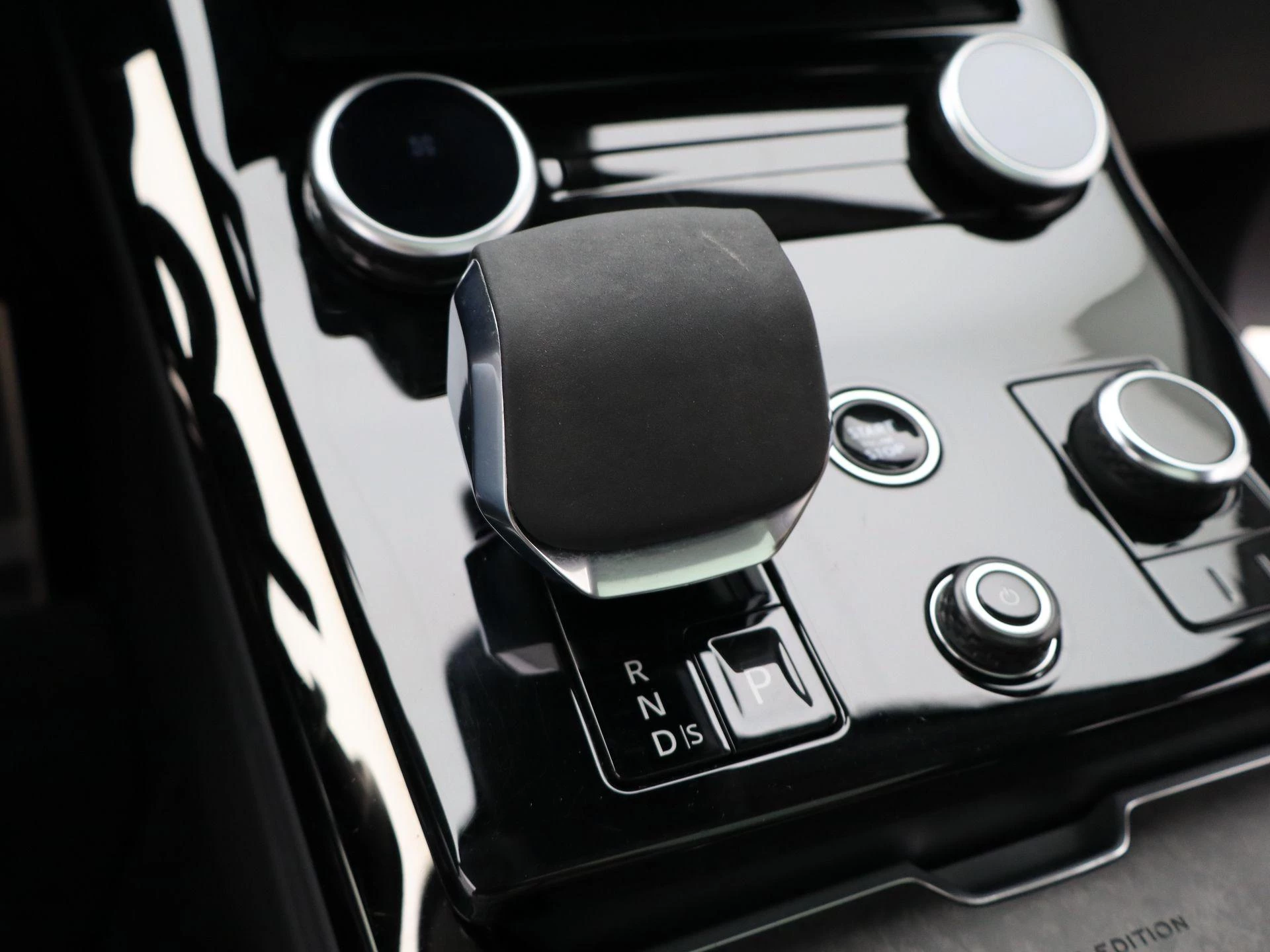 Land Rover-Range Rover Sport-image-16