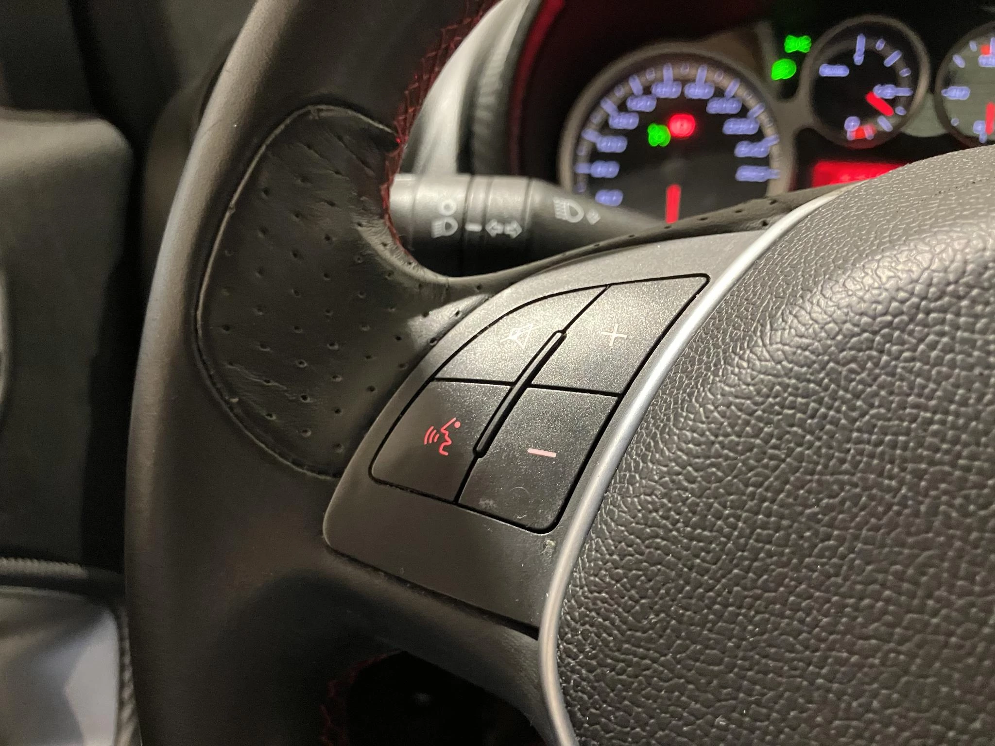 Alfa Romeo-MiTo-image-17