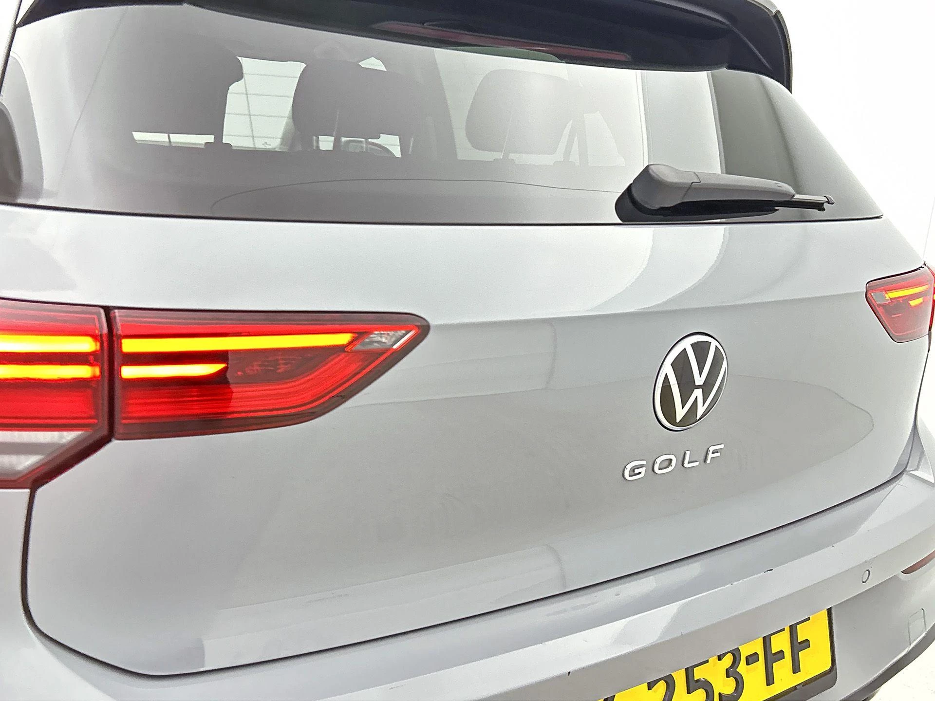 Volkswagen-Golf-image-33