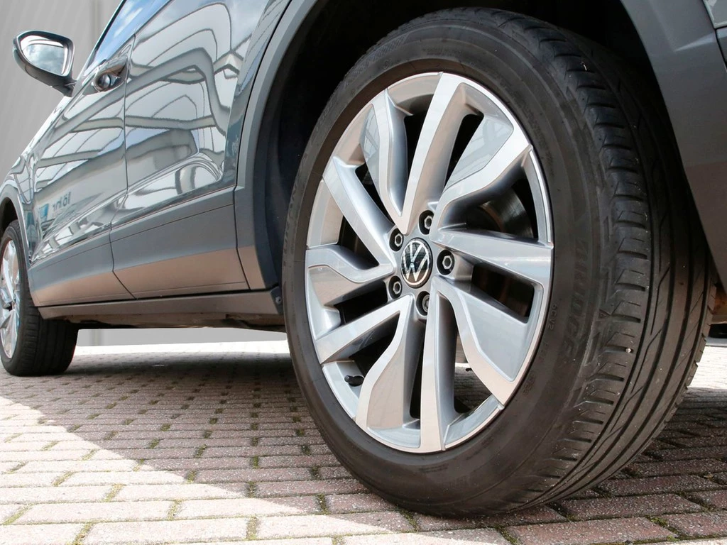 Volkswagen-T-Roc-image-5