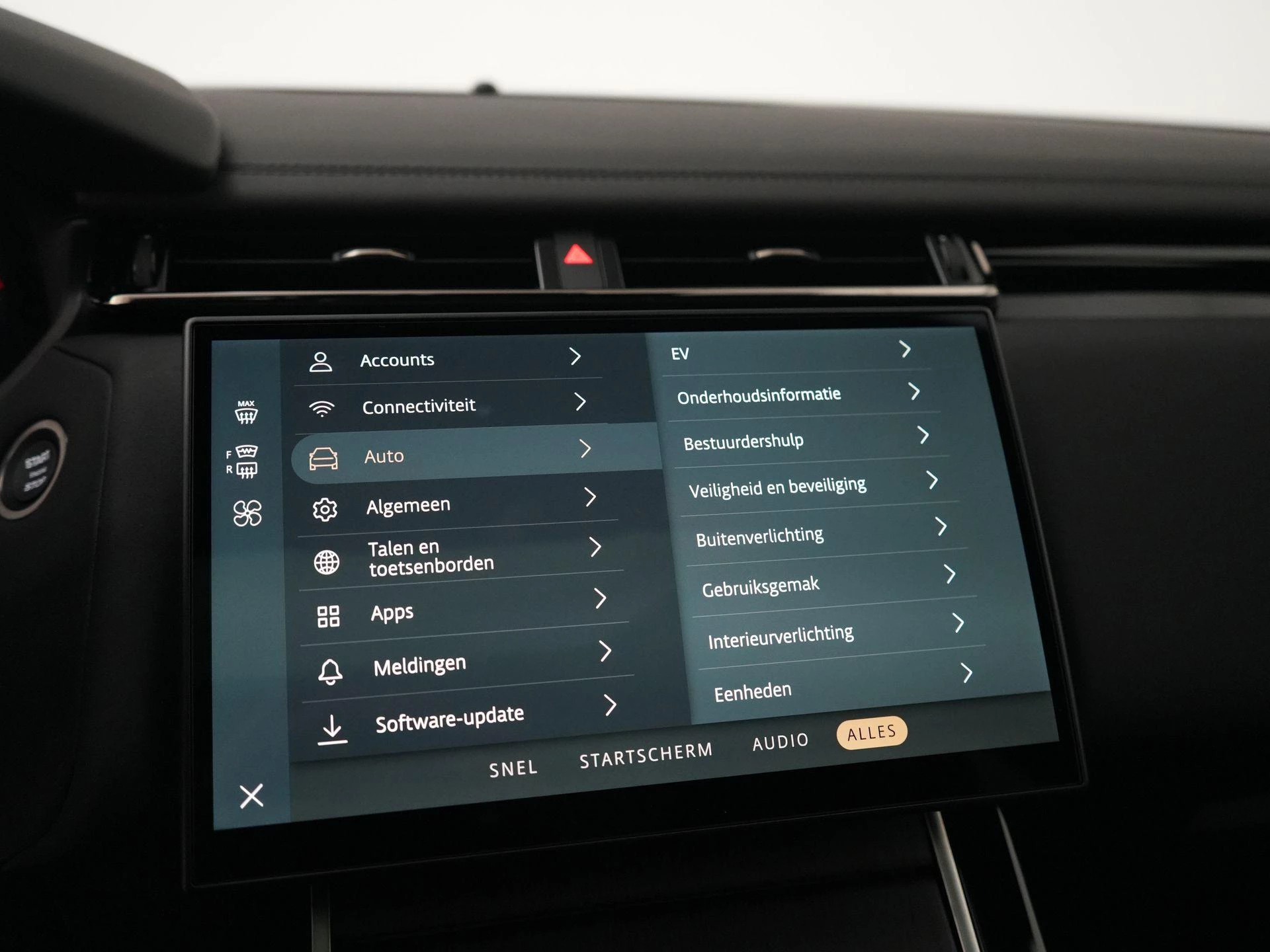 Land Rover-Range Rover Velar-image-29