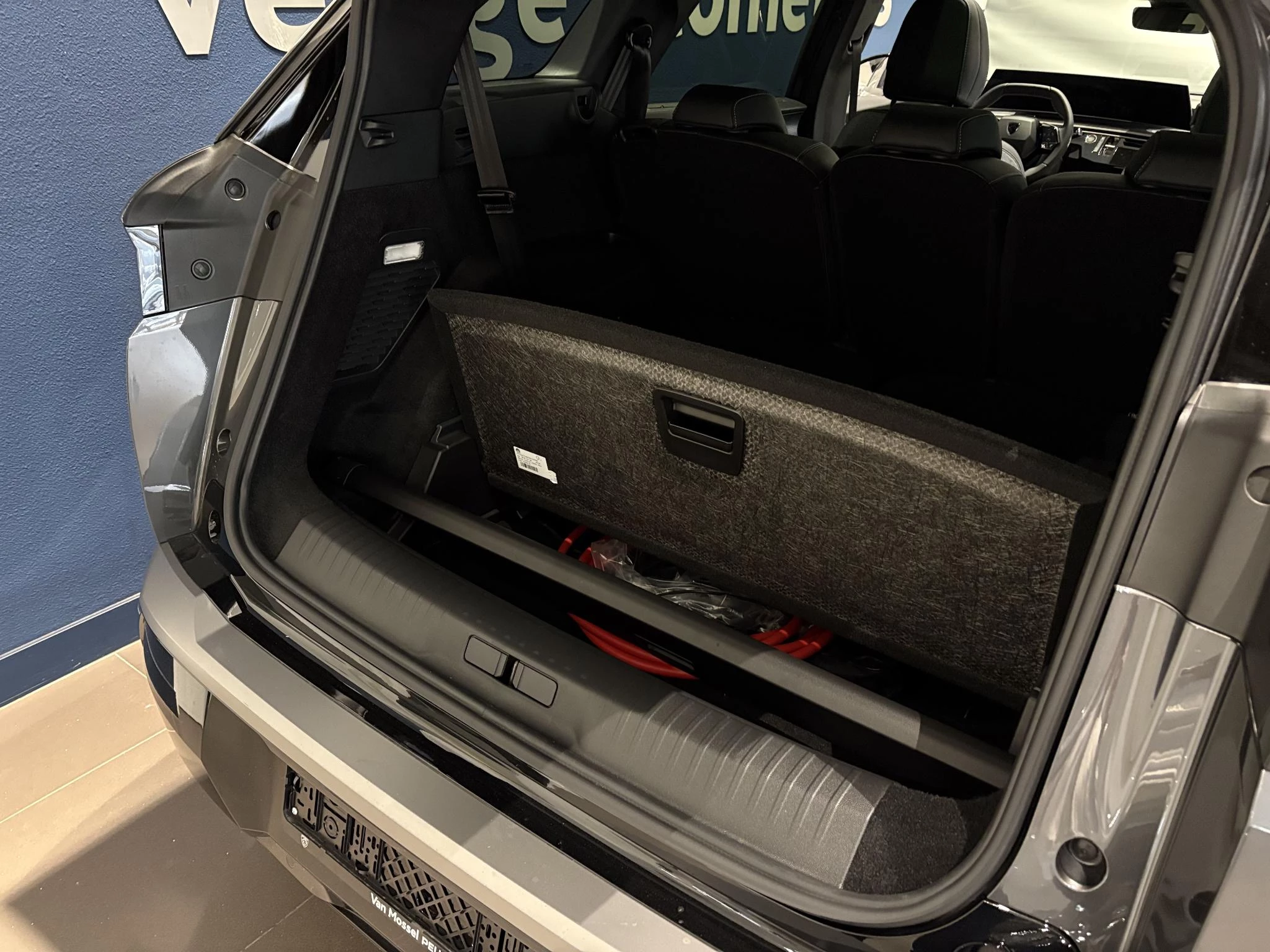 Peugeot-e-5008-image-15