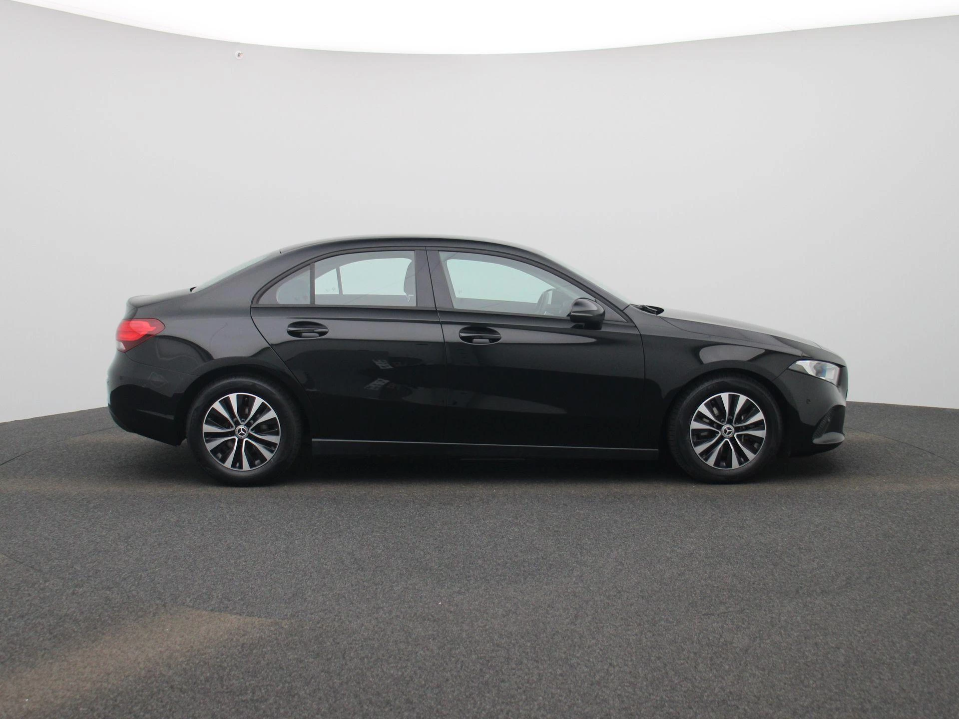 Mercedes-Benz-A-Klasse-image-5
