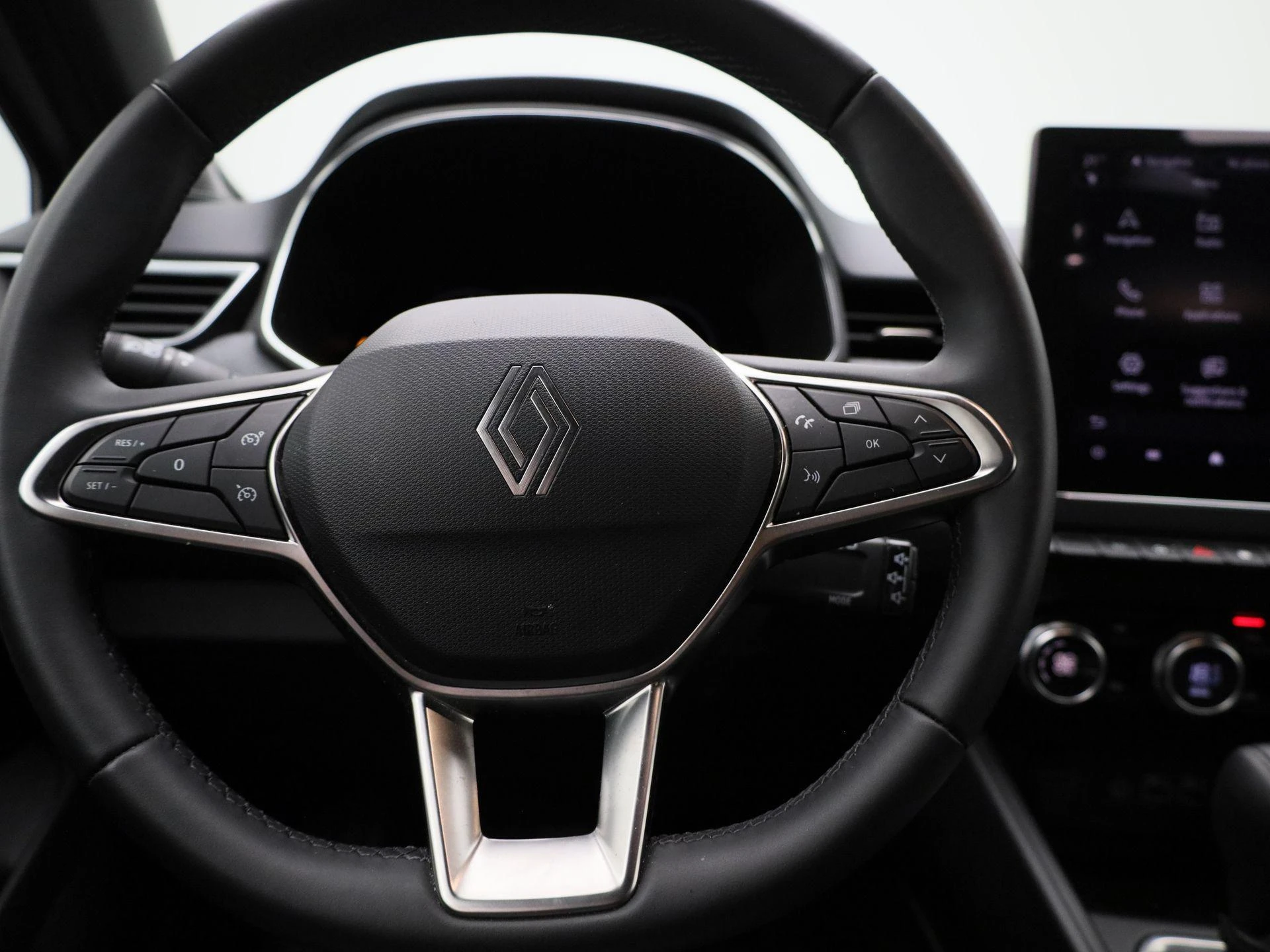 Renault-Clio-image-6