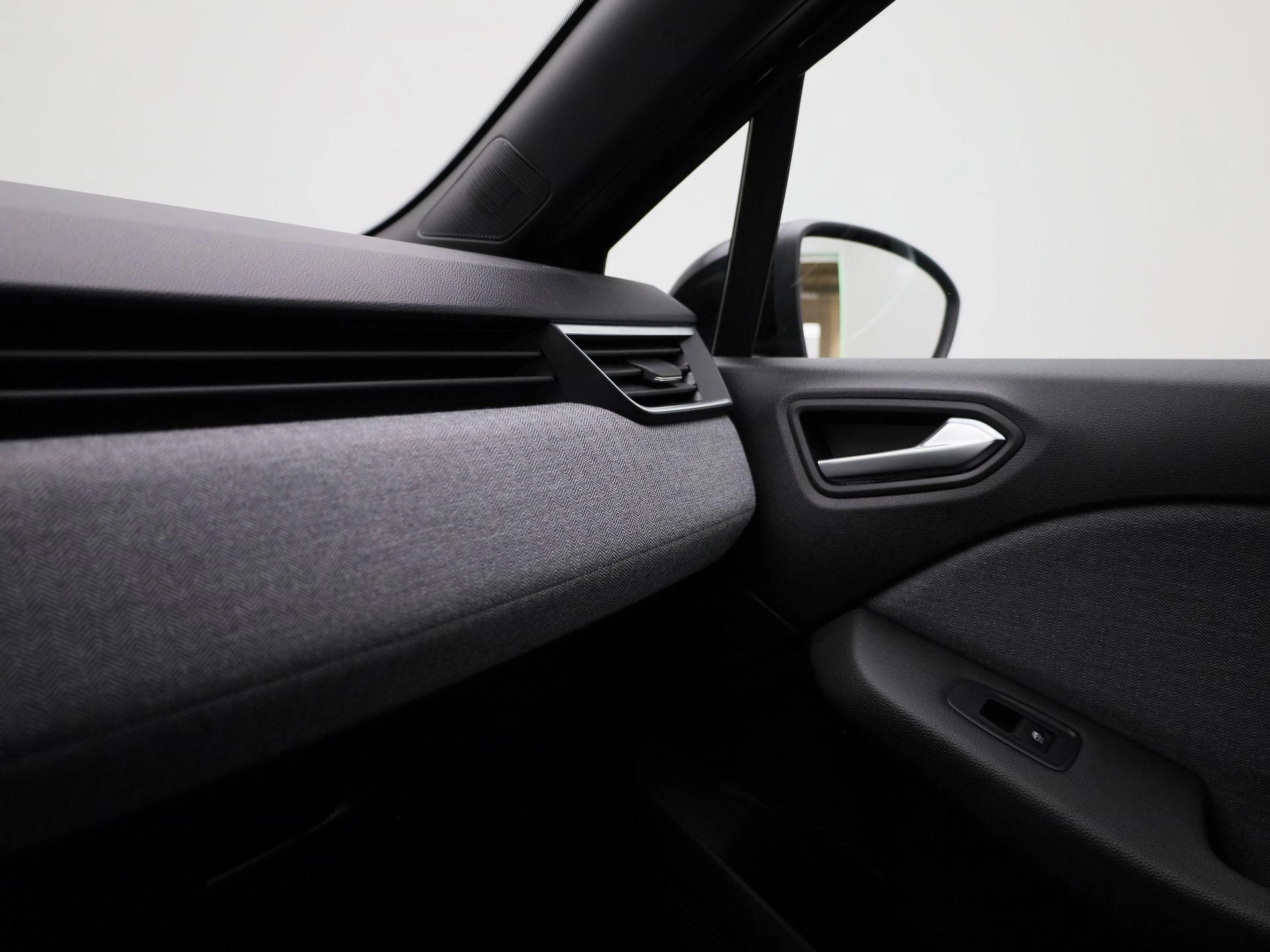Renault-Clio-image-23